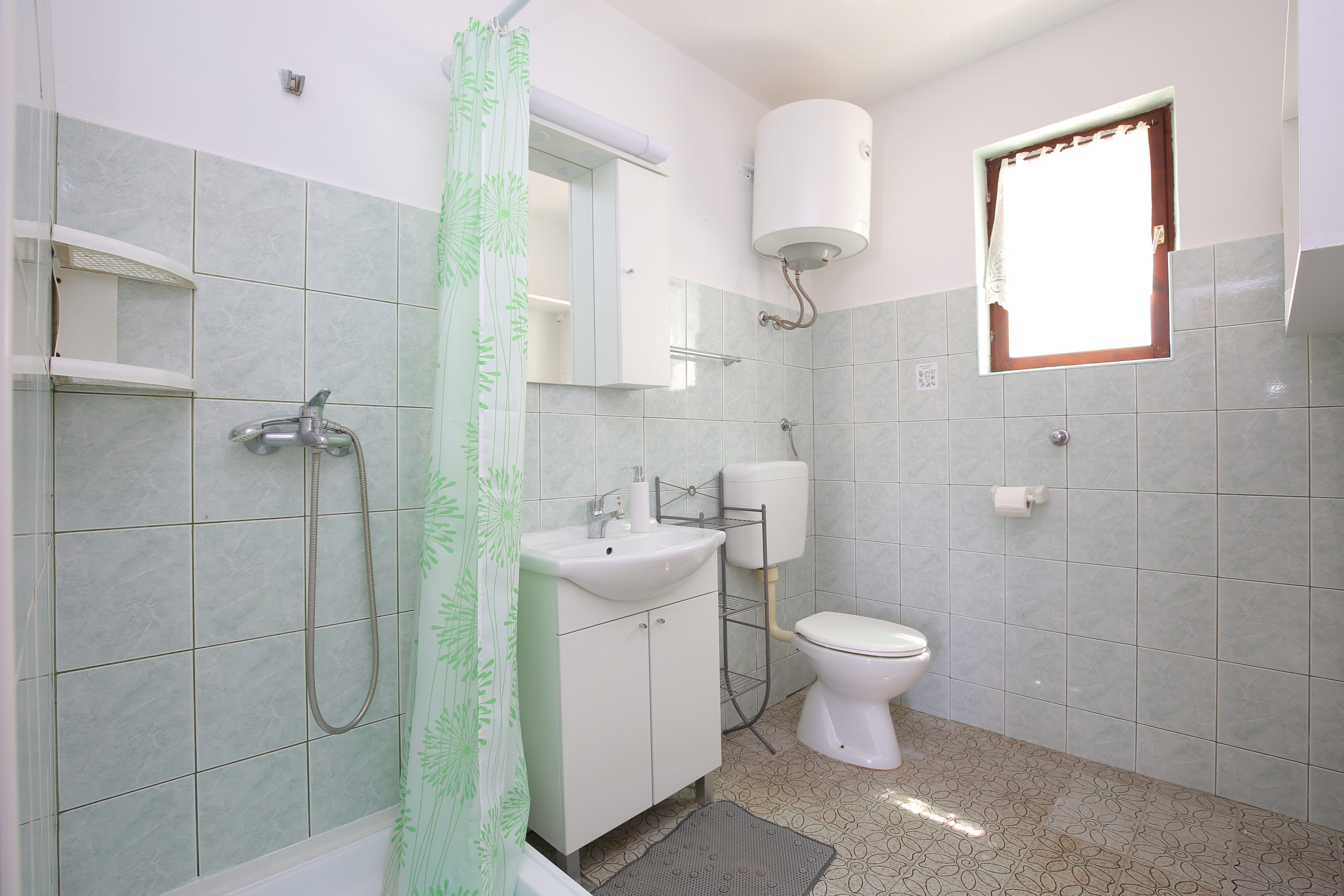 Two bedroom apartment with terrace and sea view Slatine, Čiovo  A-a