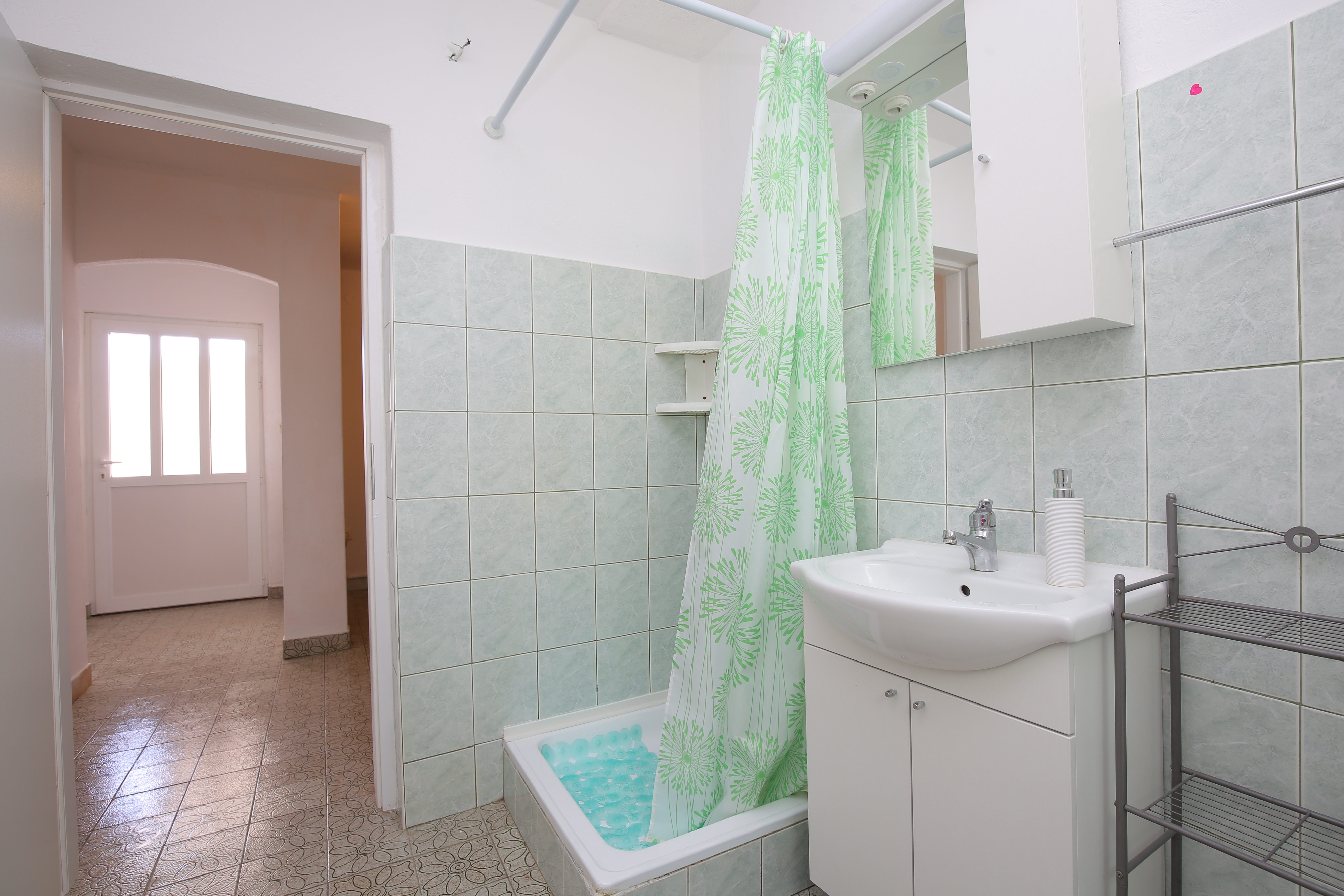 Two bedroom apartment with terrace and sea view Slatine, Čiovo  A-a