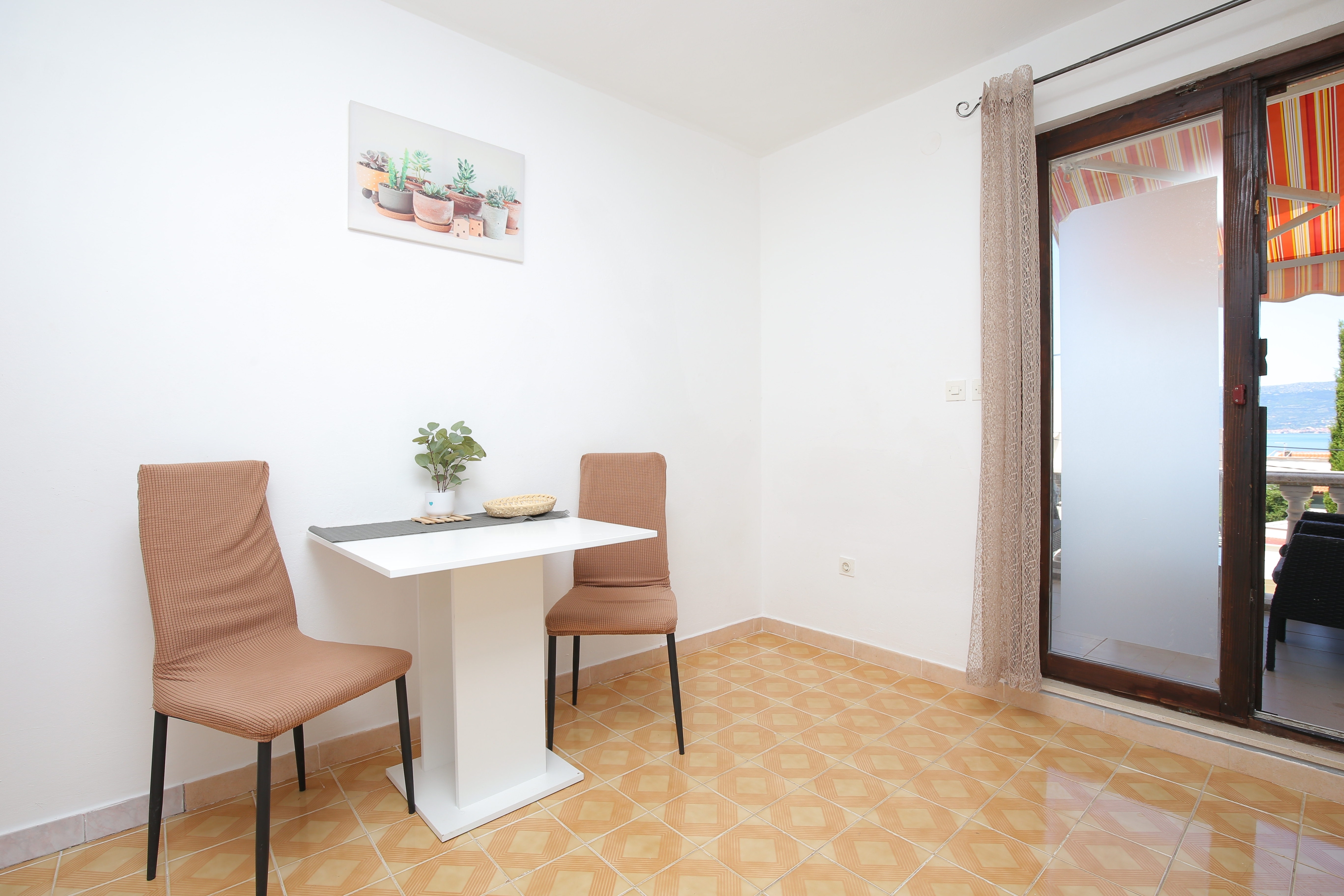 One bedroom apartment with terrace and sea view Slatine, Čiovo (A-16131-b) One bedroom apartment with terrace and sea view Slatine, Čiovo (A-16131-b)