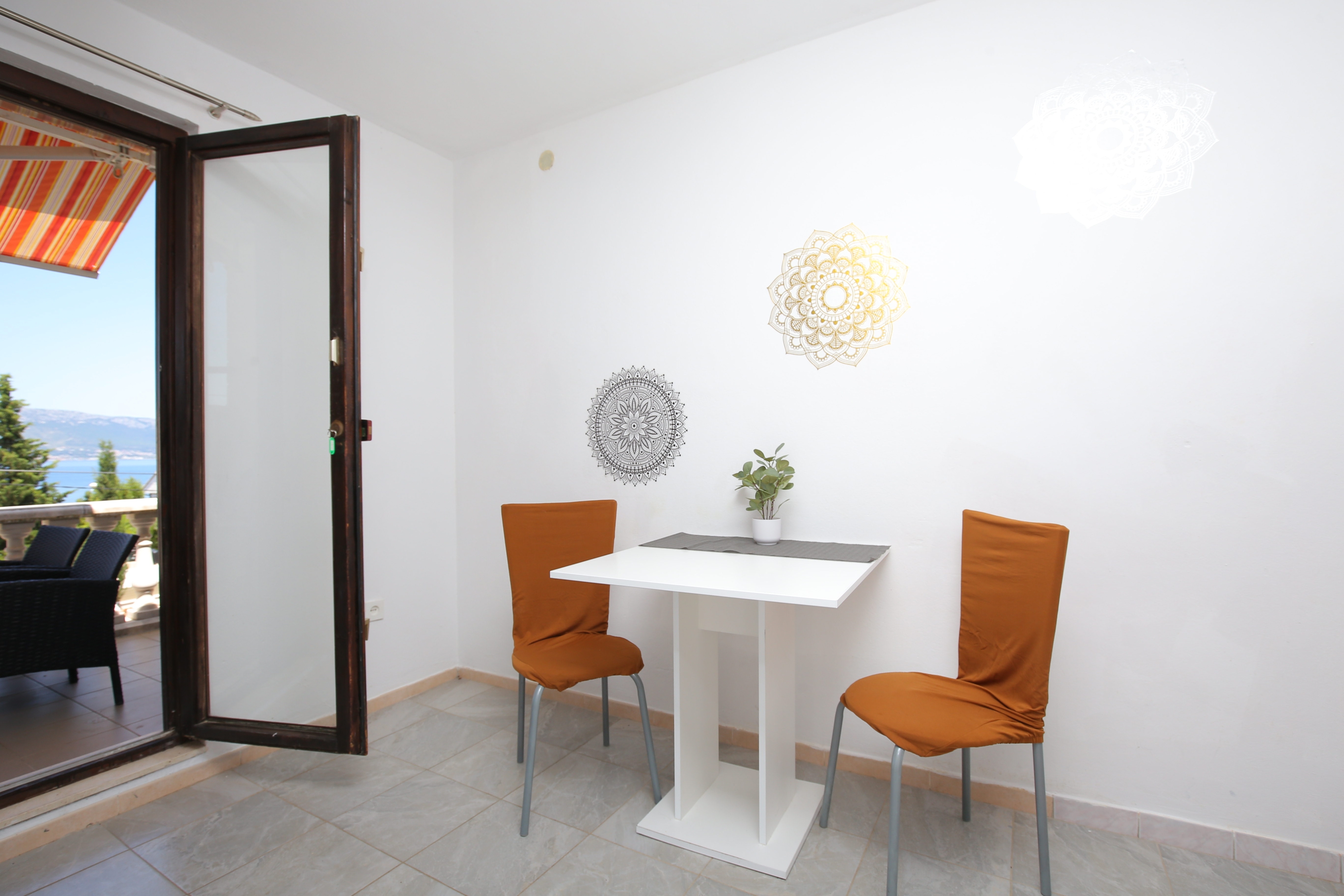 One bedroom apartment with terrace and sea view Slatine, Čiovo (A-16131-c)