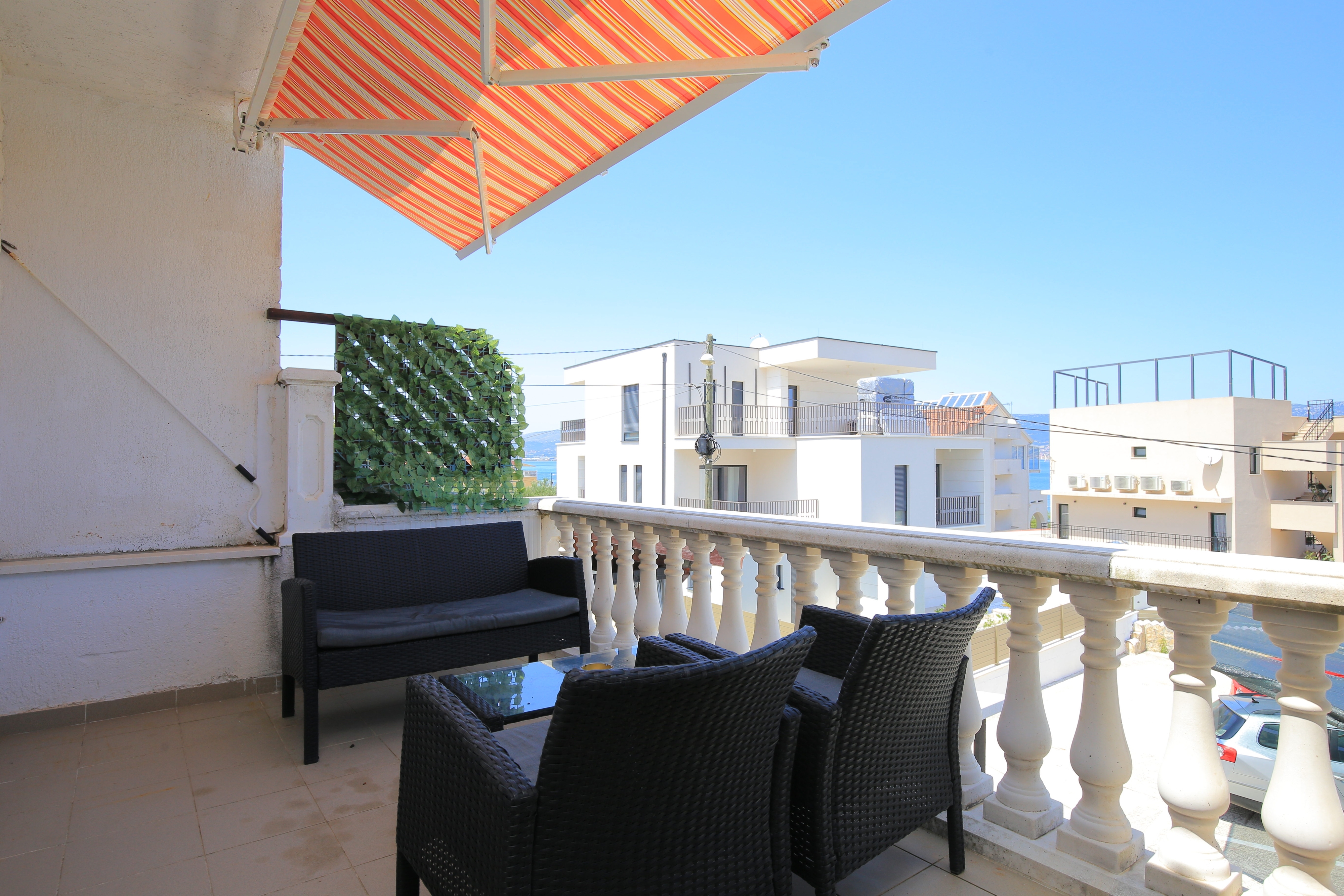 One bedroom apartment with terrace and sea view Slatine, Čiovo (A-16131-c) One bedroom apartment with terrace and sea view Slatine, Čiovo (A-16131-c)