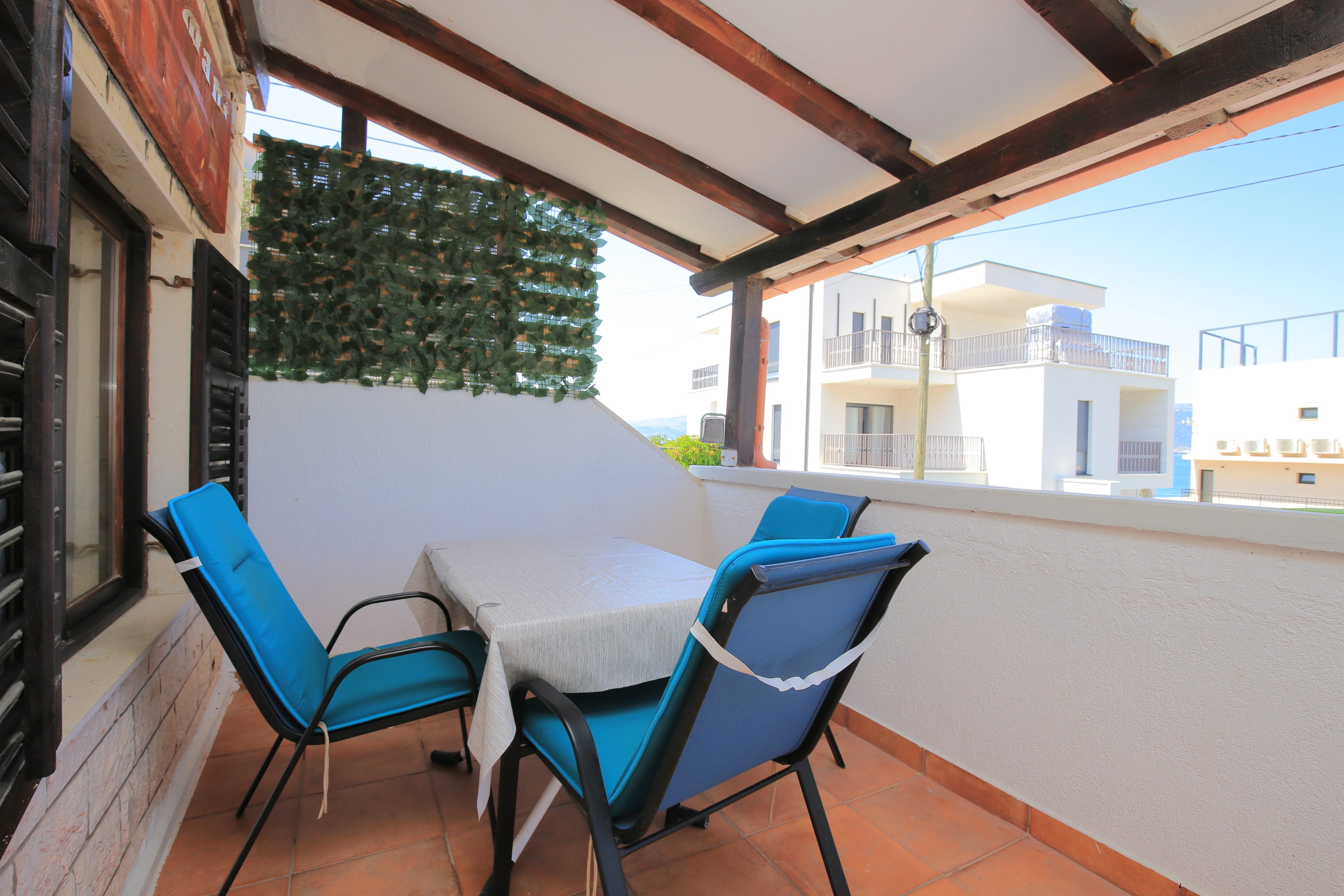 One bedroom apartment with terrace and sea view Slatine, Čiovo (A-16131-d)