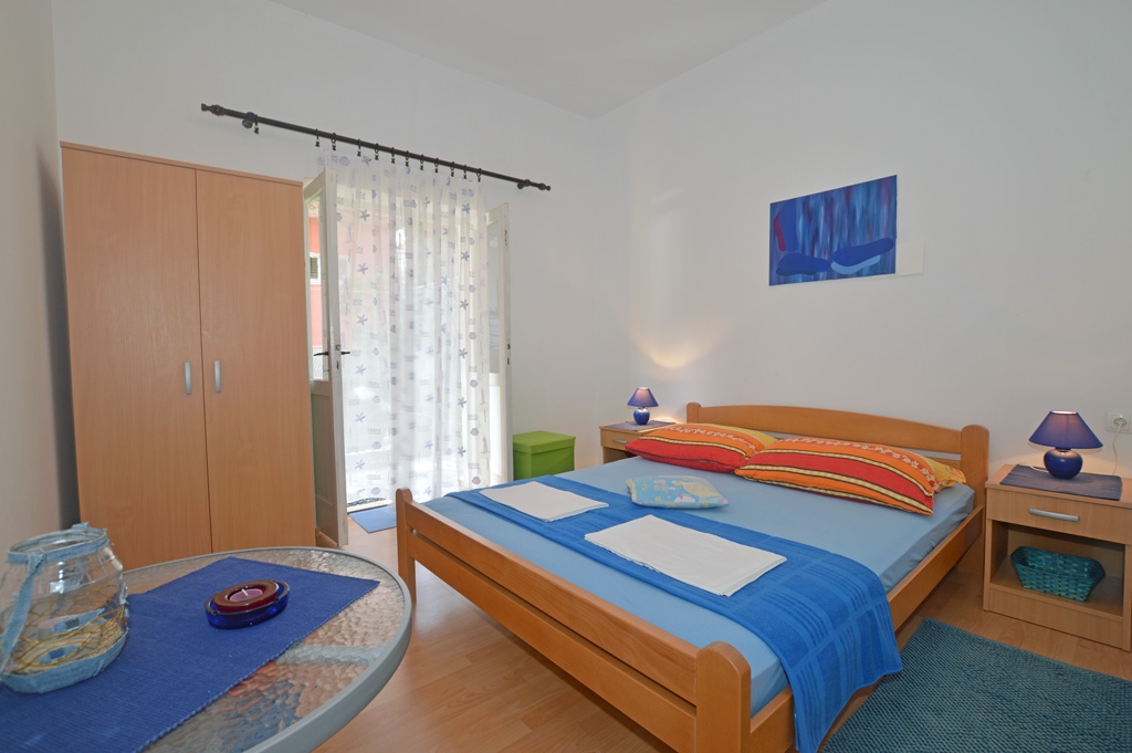 Room with air-conditioning Podaca, Makarska (S-16160-b) Room with air-conditioning Podaca, Makarska (S-16160-b)