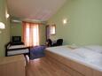 Bedroom 1 Makarska, Bedroom 1 in the apartment, air condition available and WiFi.