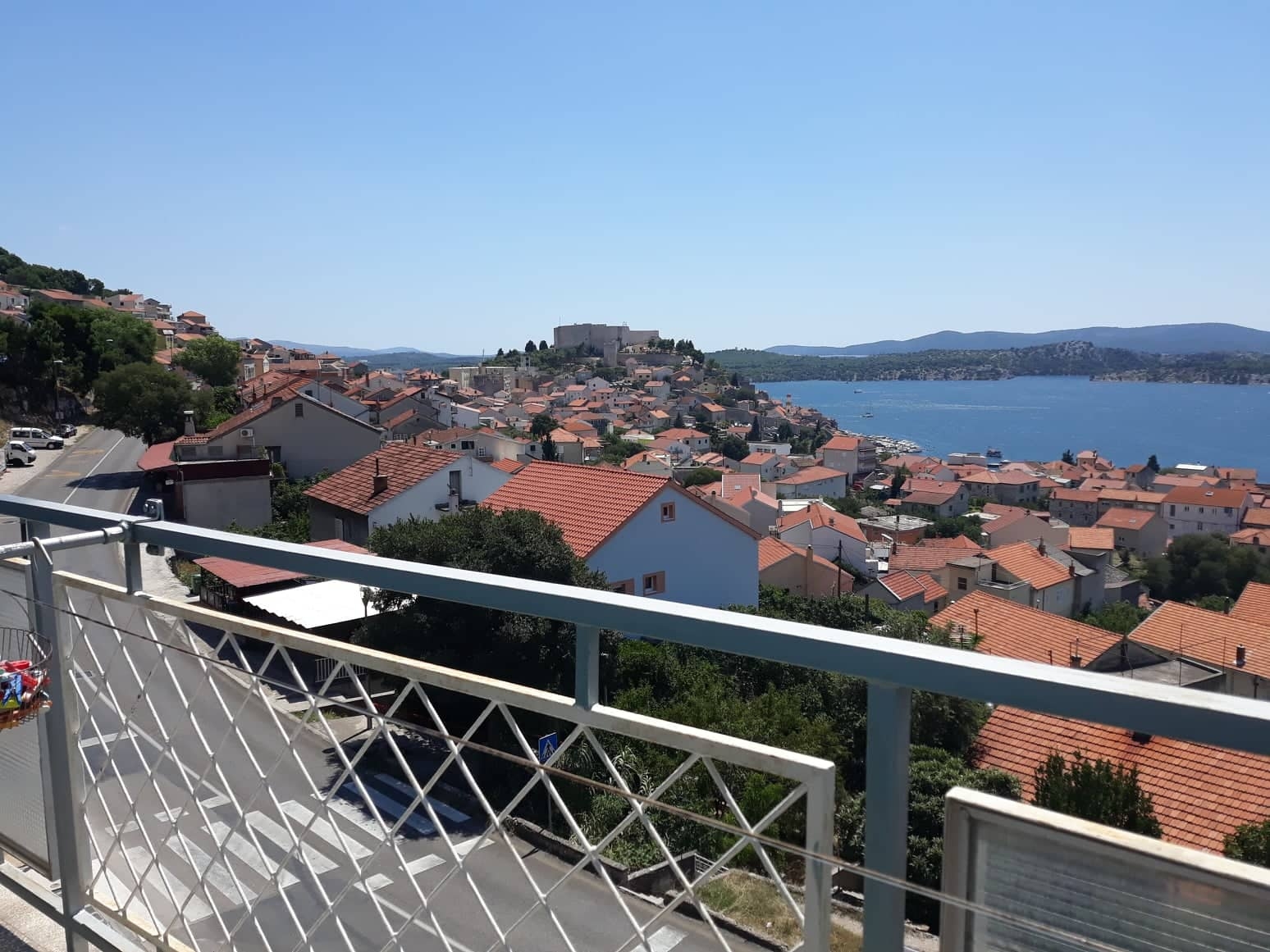 Three bedroom apartment with terrace and sea view Šibenik  A-a