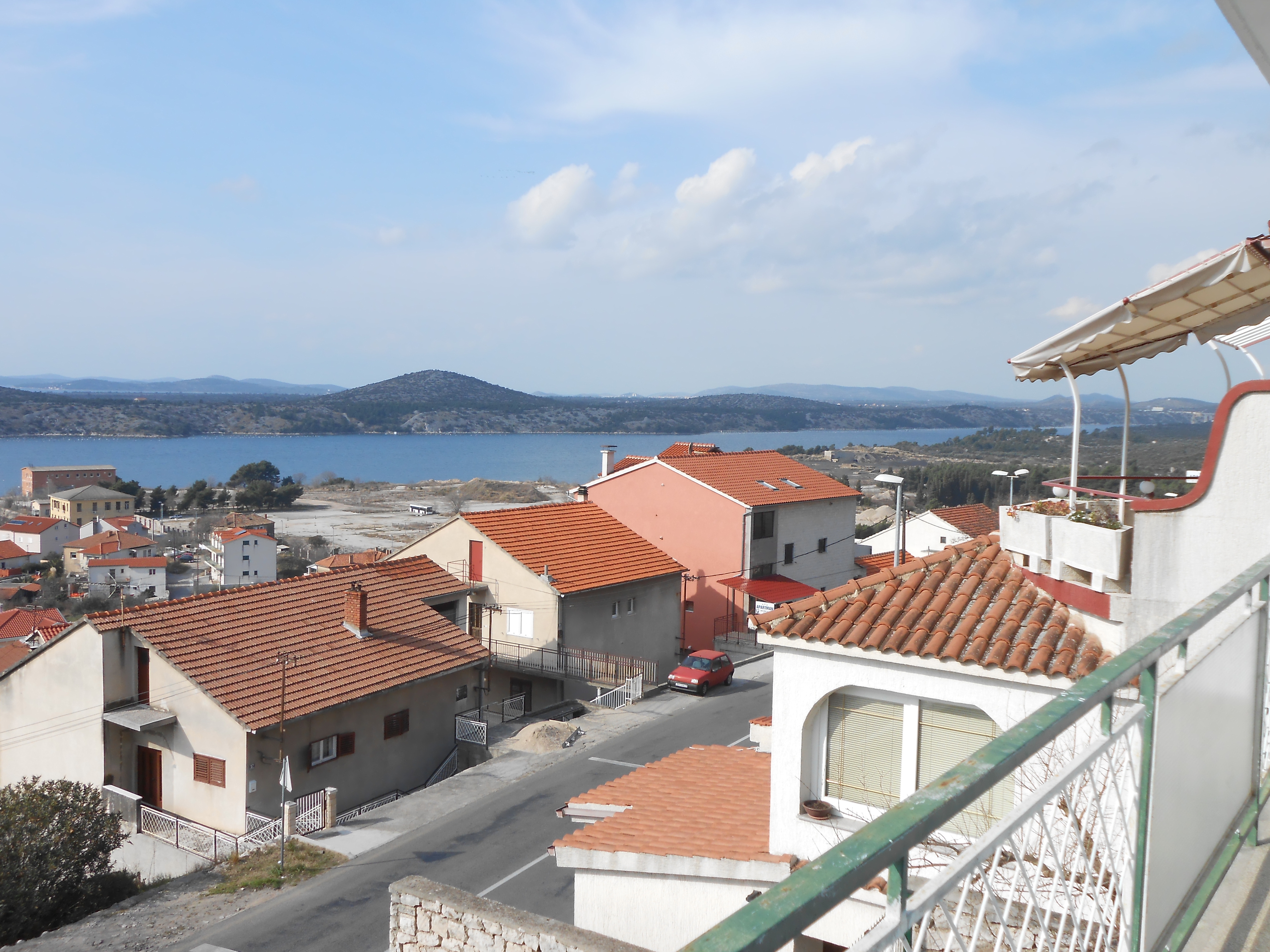 Three bedroom apartment with terrace and sea view Šibenik  A-a
