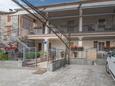 Parking lot Murine, Umag, Parking lot 16175 - Apartments with pebble beach.