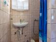 Vela Lozna, Bathroom in the house, (pet friendly).