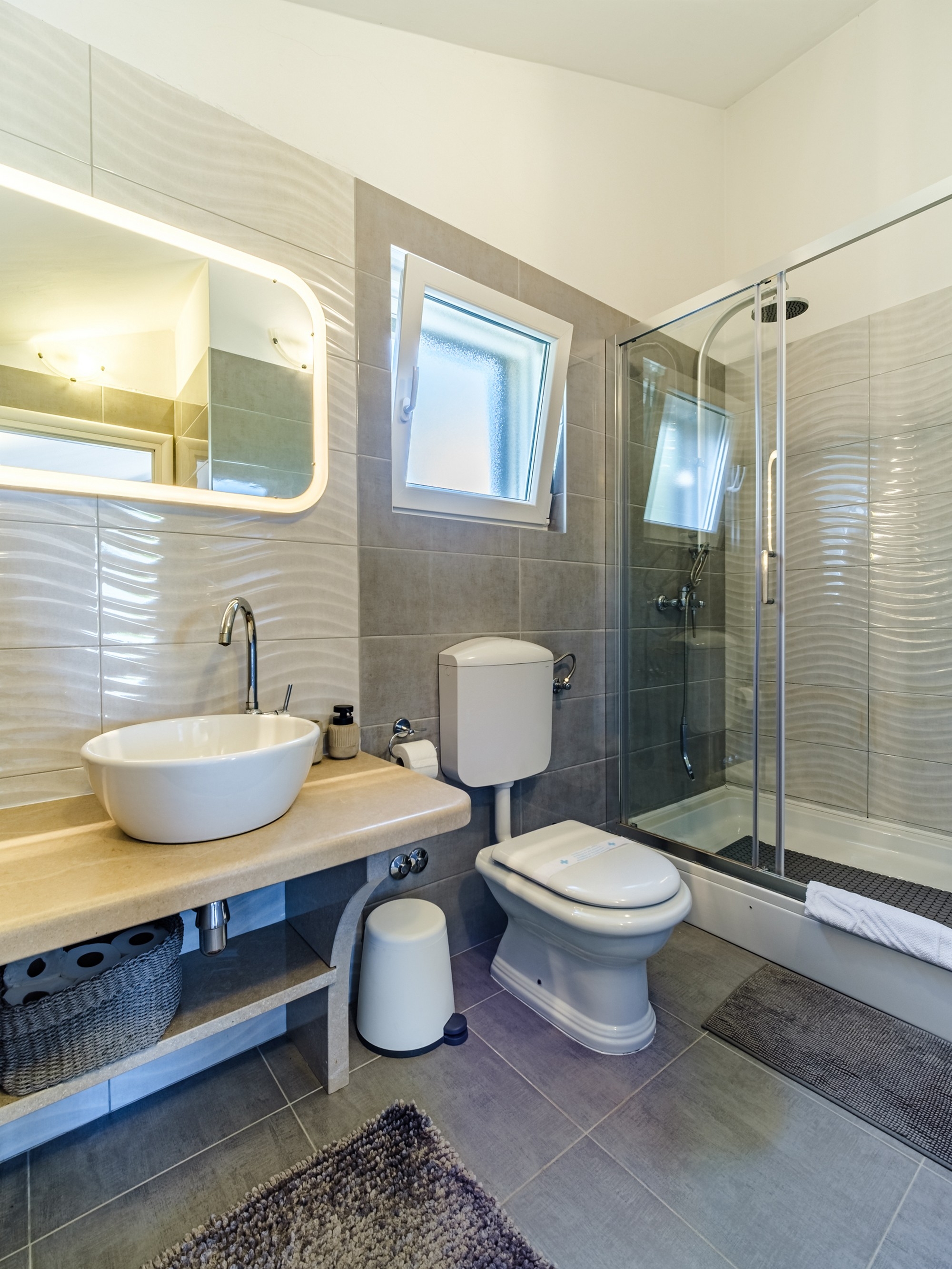 Four bedroom house near beach Mirca, Brač  K