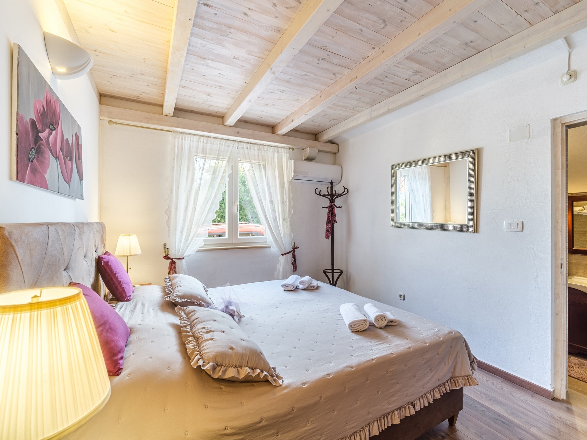 Four bedroom house near beach Mirca, Brač  K