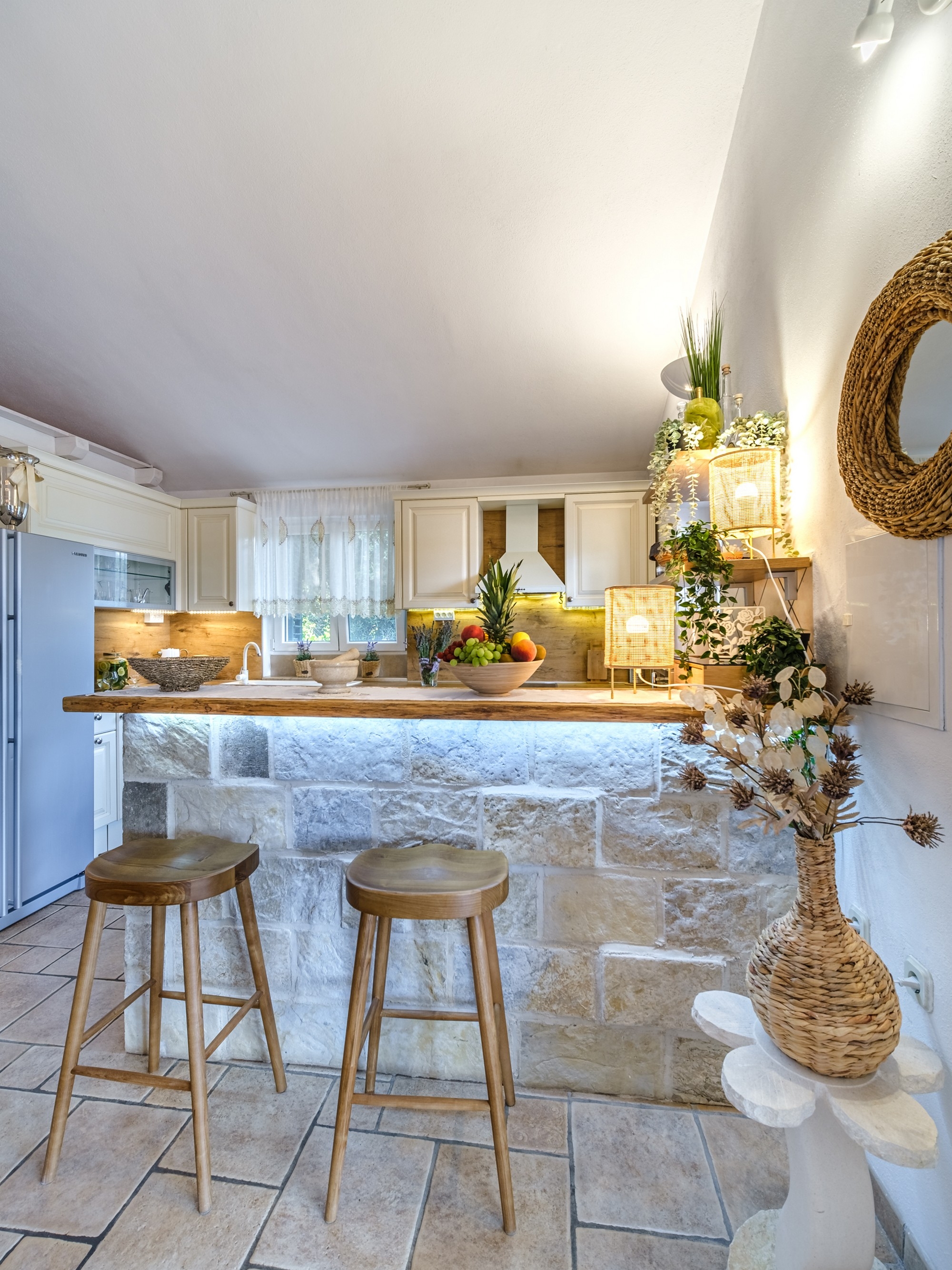 Four bedroom house near beach Mirca, Brač  K