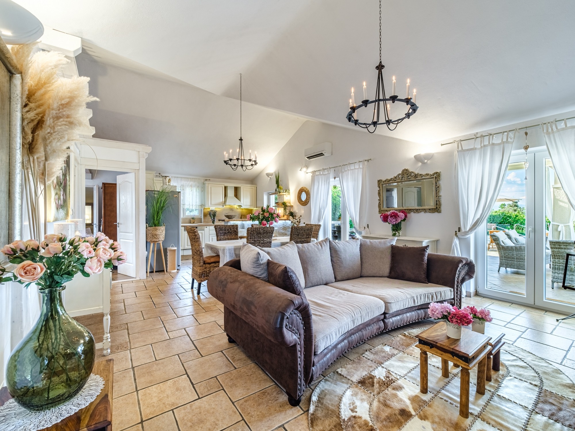 Four-bedroom house near beach Mirca, Brač (K-16183) Four-bedroom house near beach Mirca, Brač (K-16183)