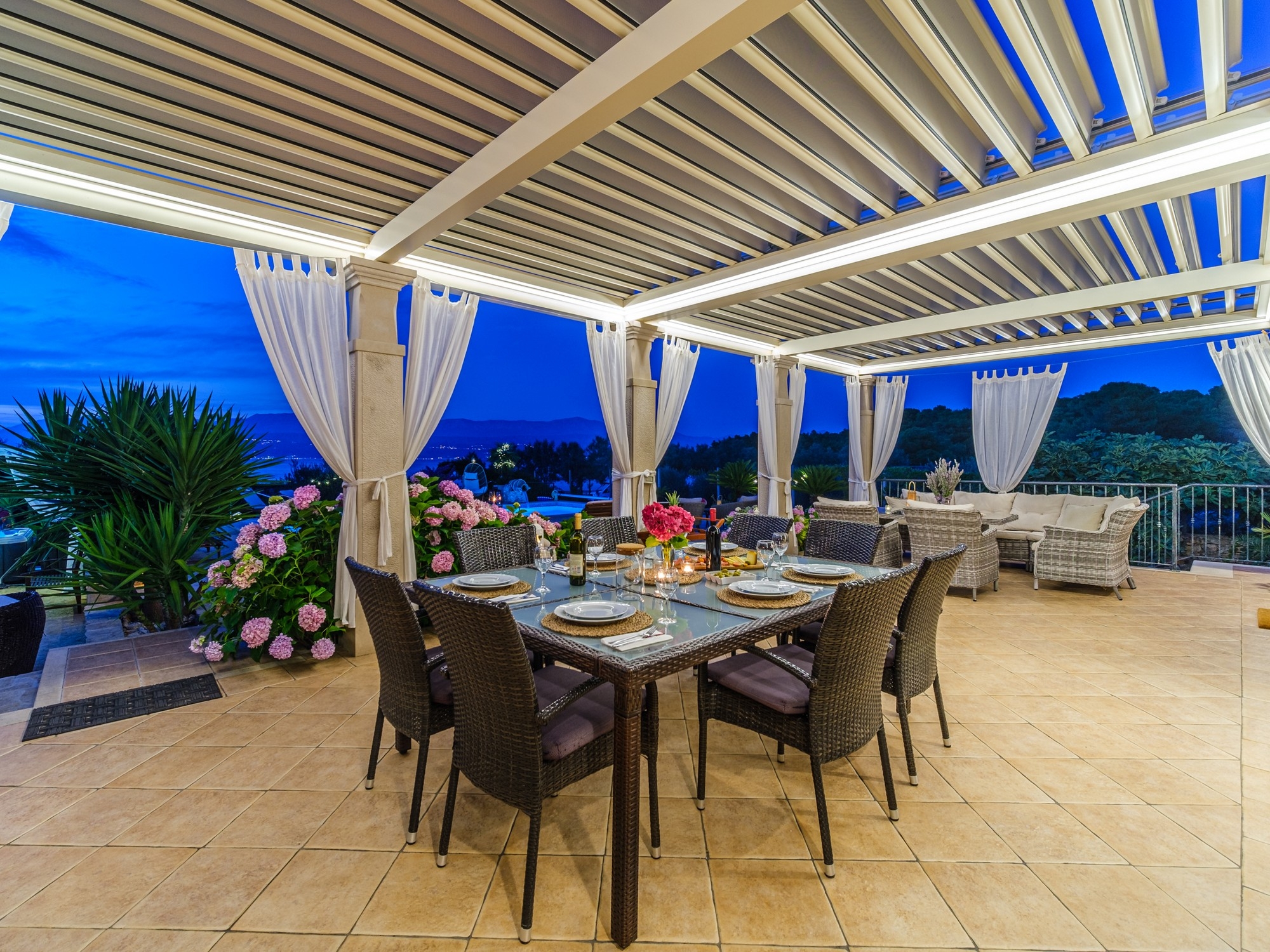 Four bedroom house near beach Mirca, Brač  K