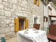 Omiš, Terras in the apartment, (pet friendly) en WiFi.