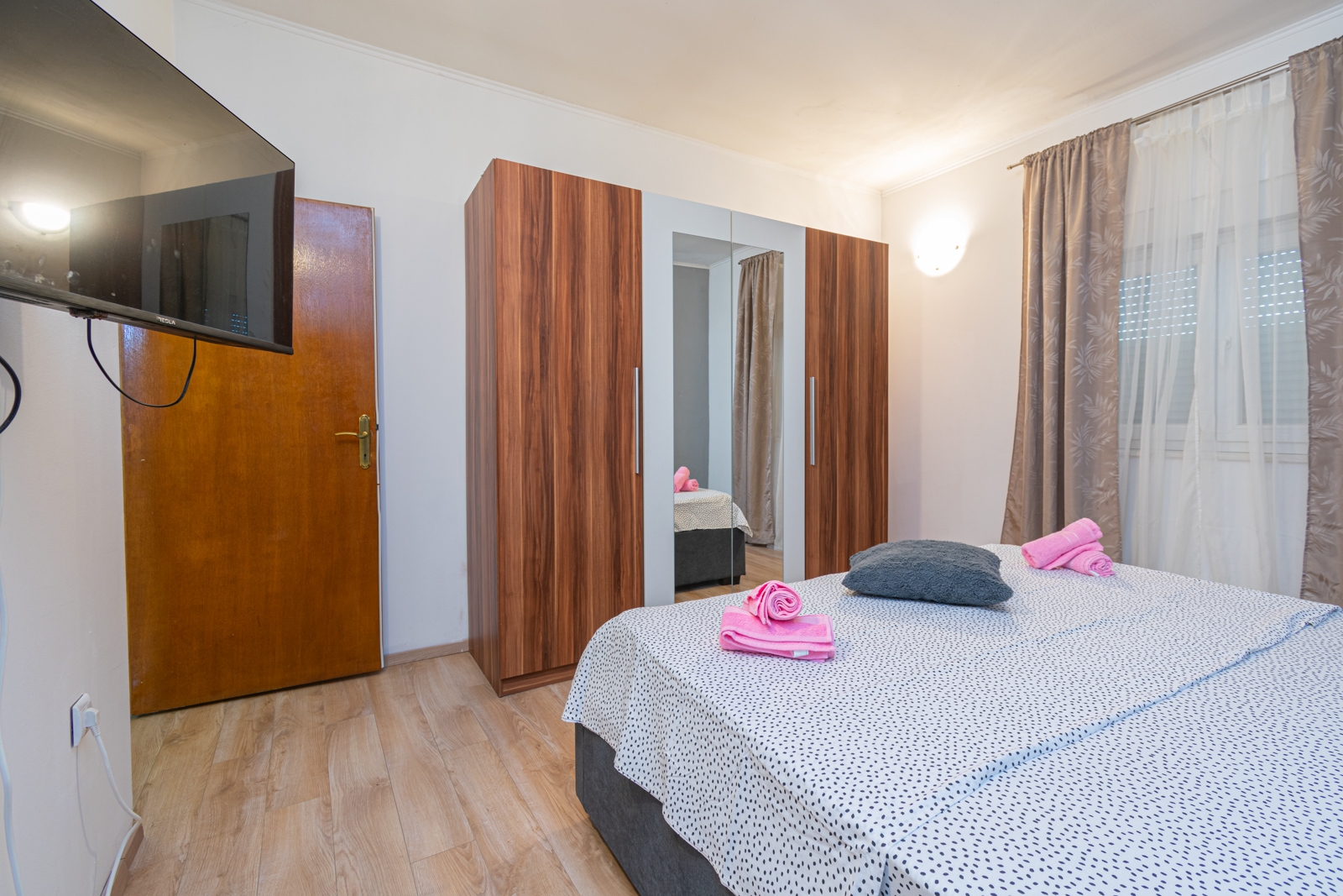 Three bedroom apartment with terrace and sea view Bibinje, Zadar  A-a