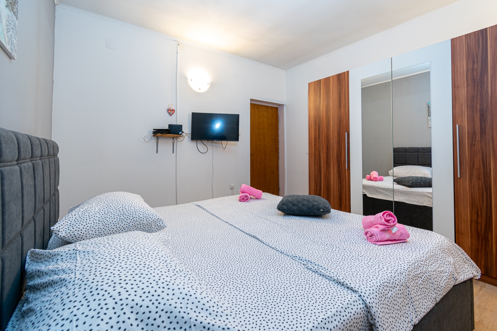 Three bedroom apartment with terrace and sea view Bibinje, Zadar  A-a