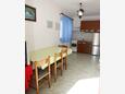 Vodice, Jídelna v ubytování typu apartment, WiFi.