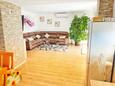 Obývací pokoj 1 Kaštel Novi, Obývací pokoj 1 v ubytování typu house, s klimatizací a WiFi.