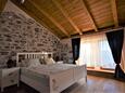 Ložnice 2 Ružići, Ložnice 2 v ubytování typu house, WiFi.