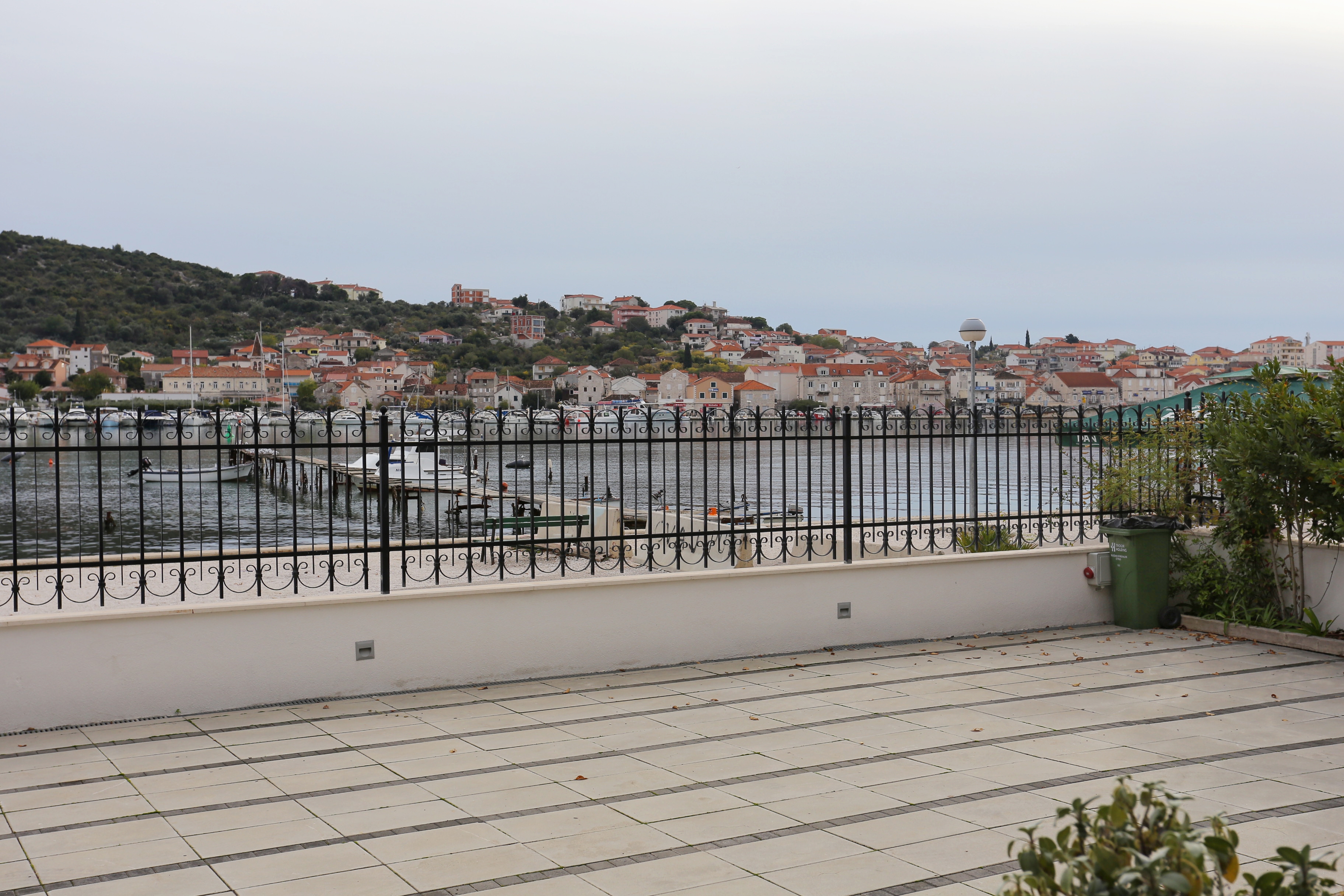 Two bedroom apartment with terrace and sea view Trogir  A-b