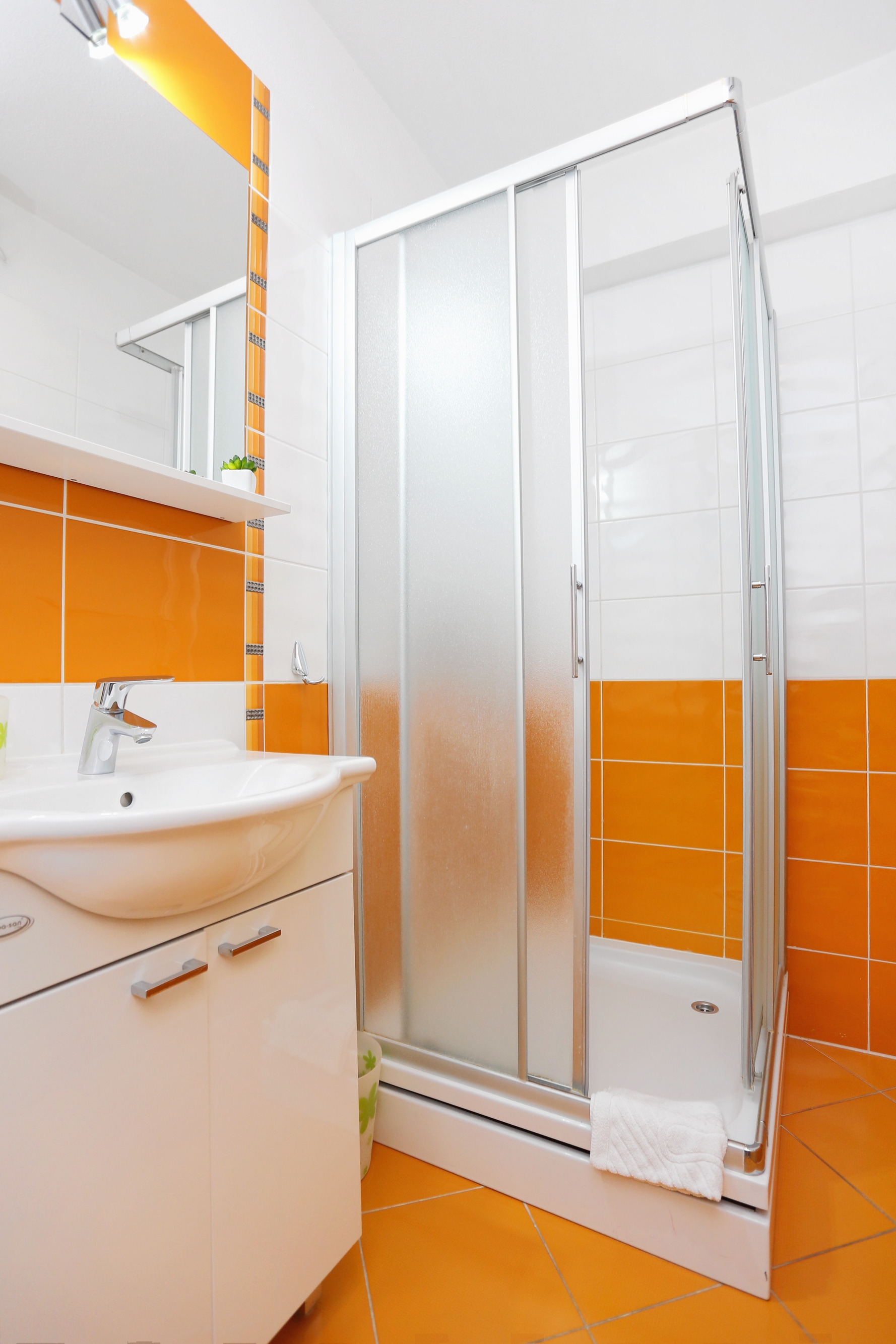 One bedroom apartment with terrace and sea view Trogir  A-c