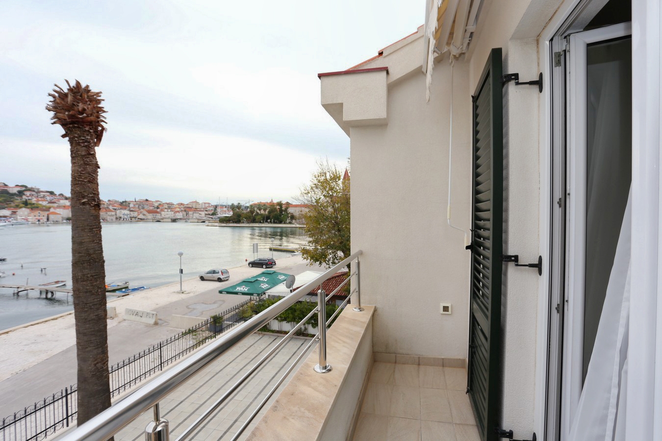 Two bedroom apartment with terrace and sea view Trogir  A-a