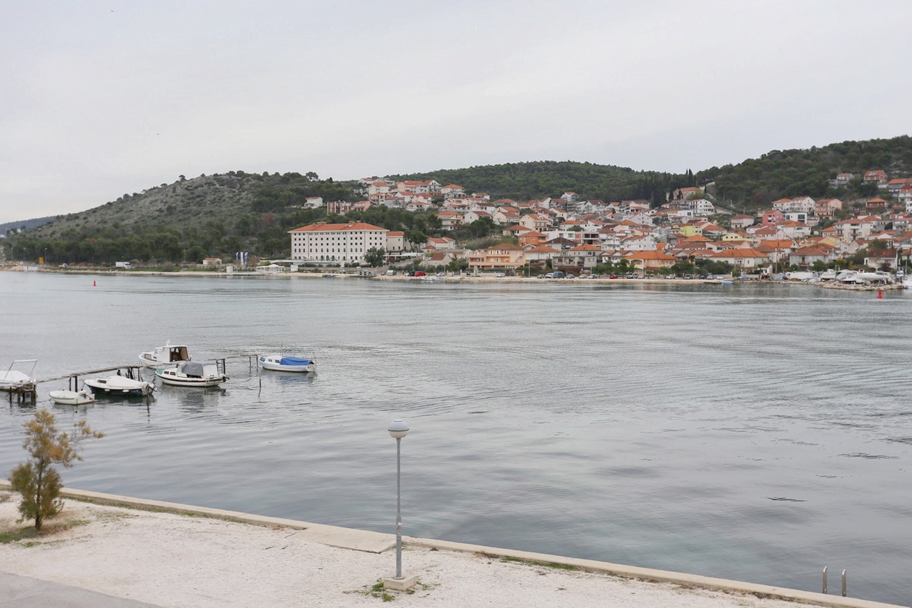 Two bedroom apartment with terrace and sea view Trogir  A-a