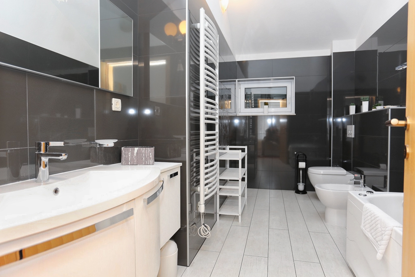 Two bedroom apartment with terrace and sea view Trogir  A-a
