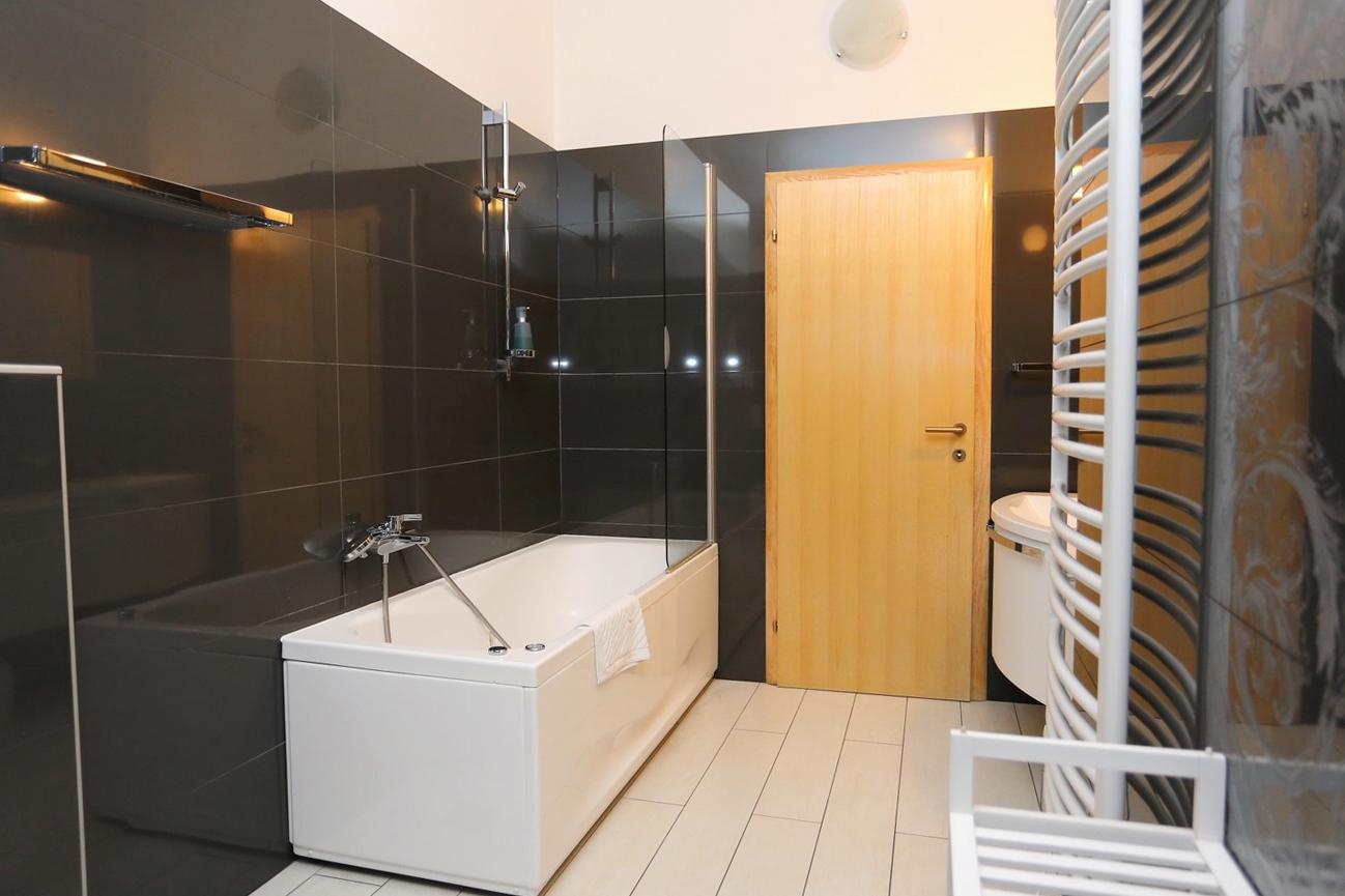 Two bedroom apartment with terrace and sea view Trogir  A-a