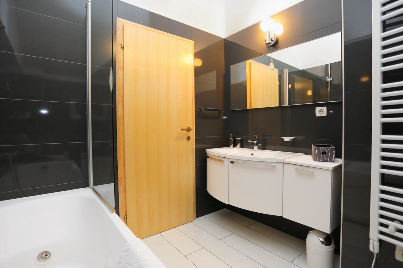 Two bedroom apartment with terrace and sea view Trogir  A-a