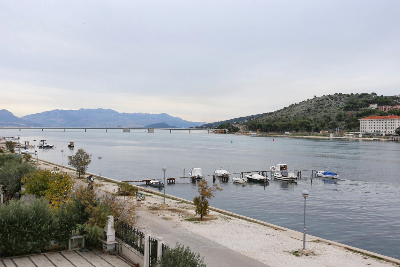 Two bedroom apartment with terrace and sea view Trogir  A-a