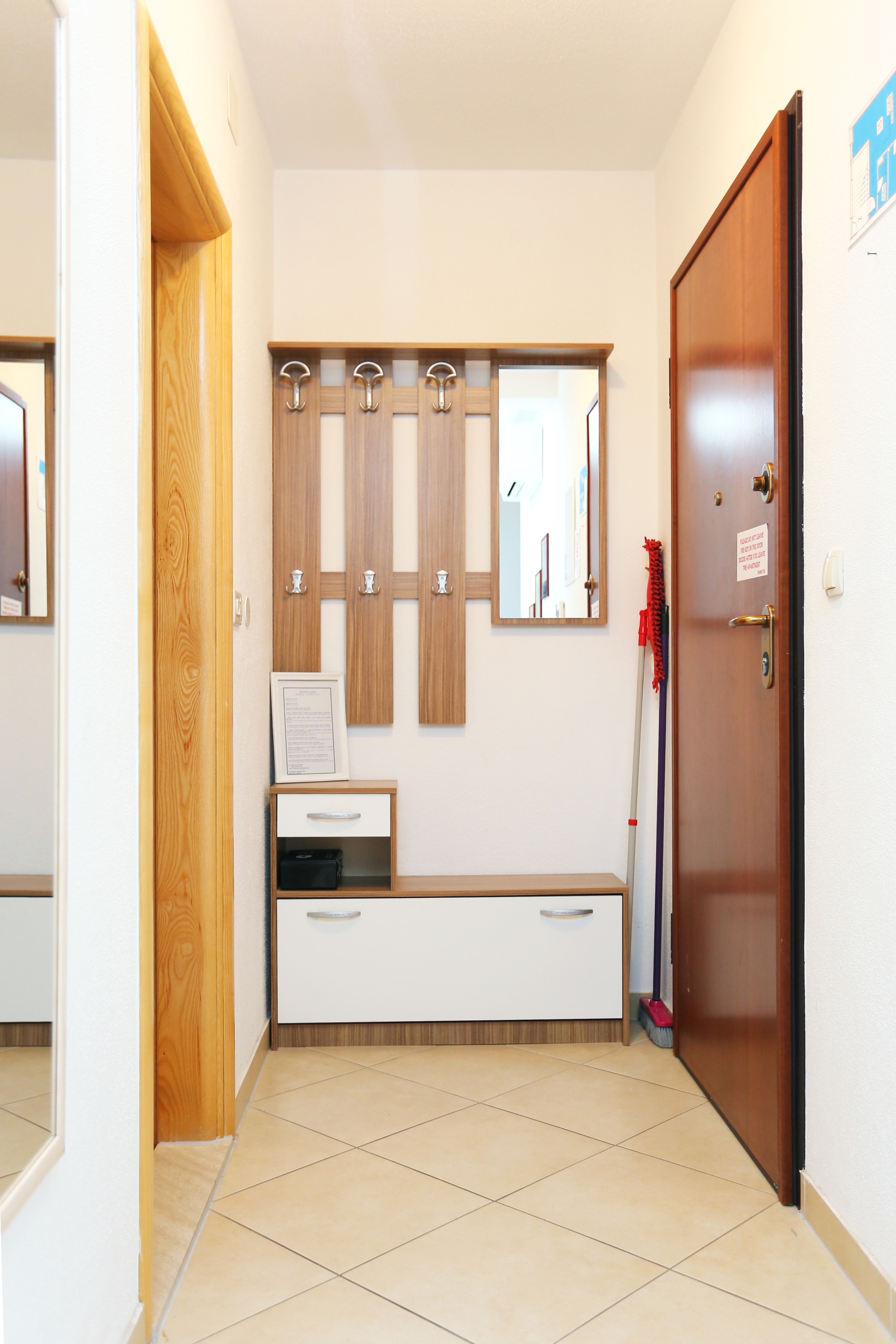 One bedroom apartment with terrace and sea view Trogir  A-b