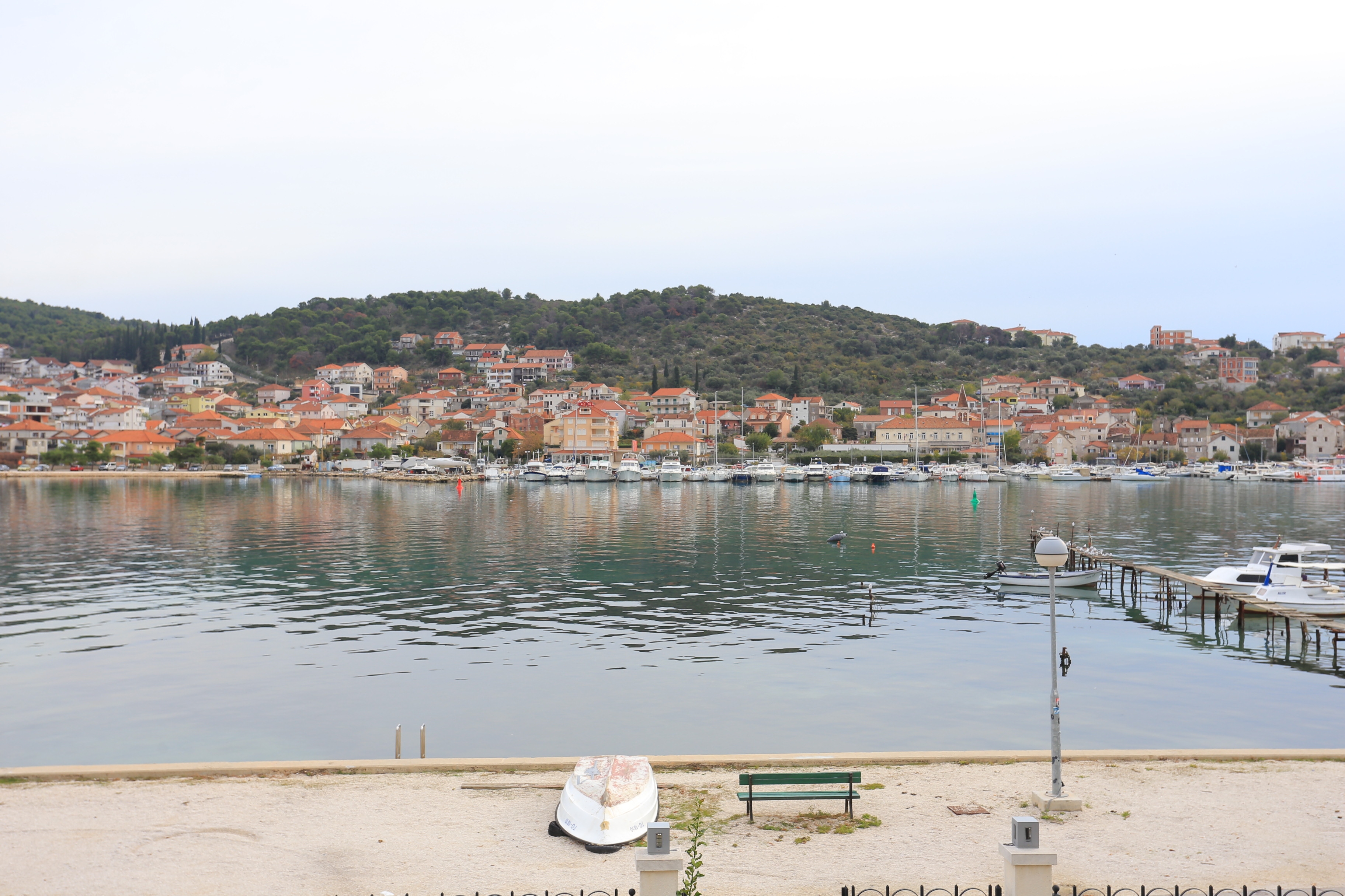 One bedroom apartment with terrace and sea view Trogir  A-b