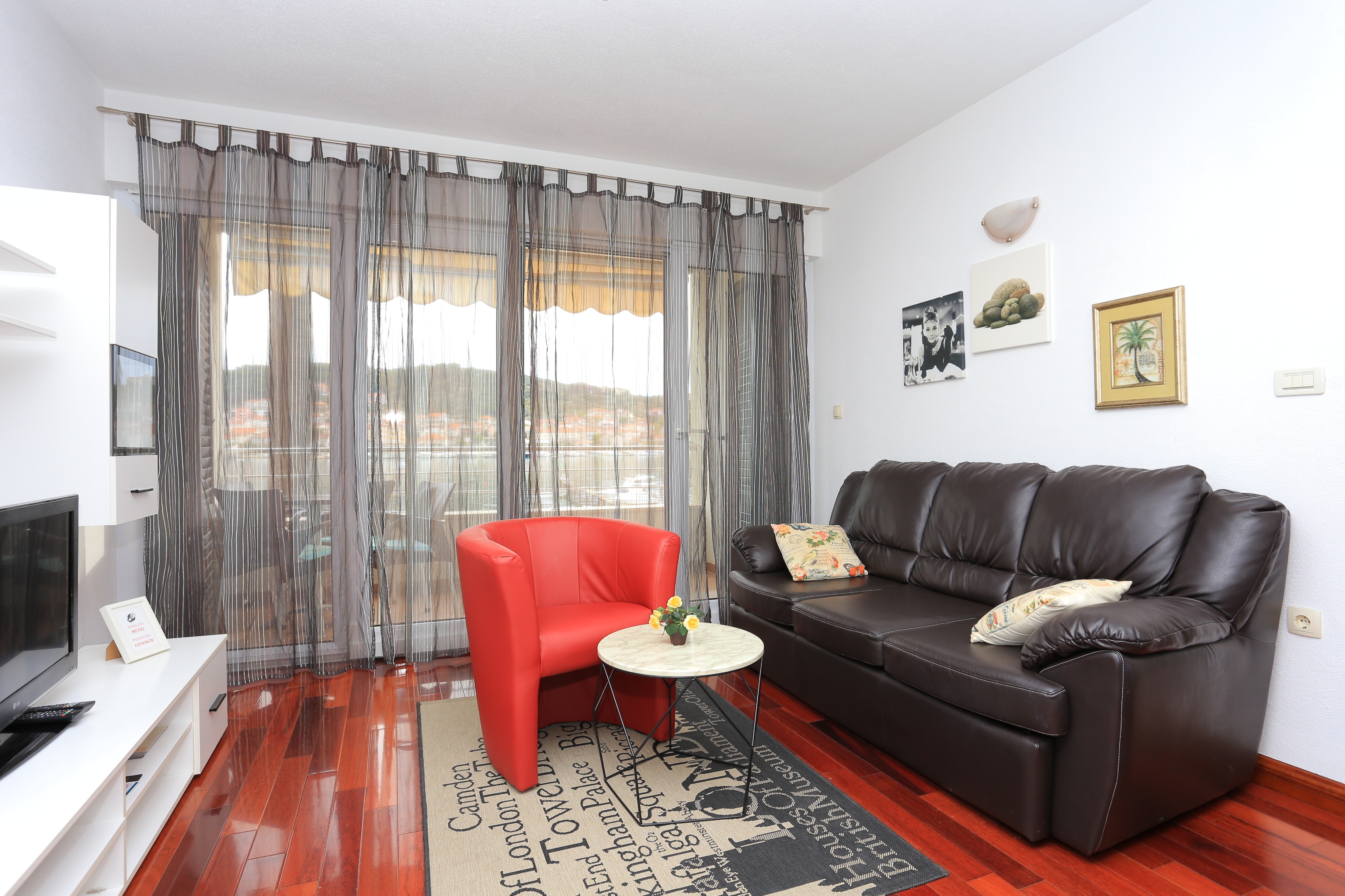 Two bedroom apartment with terrace and sea view Trogir (A-16211-c) Two bedroom apartment with terrace and sea view Trogir (A-16211-c)