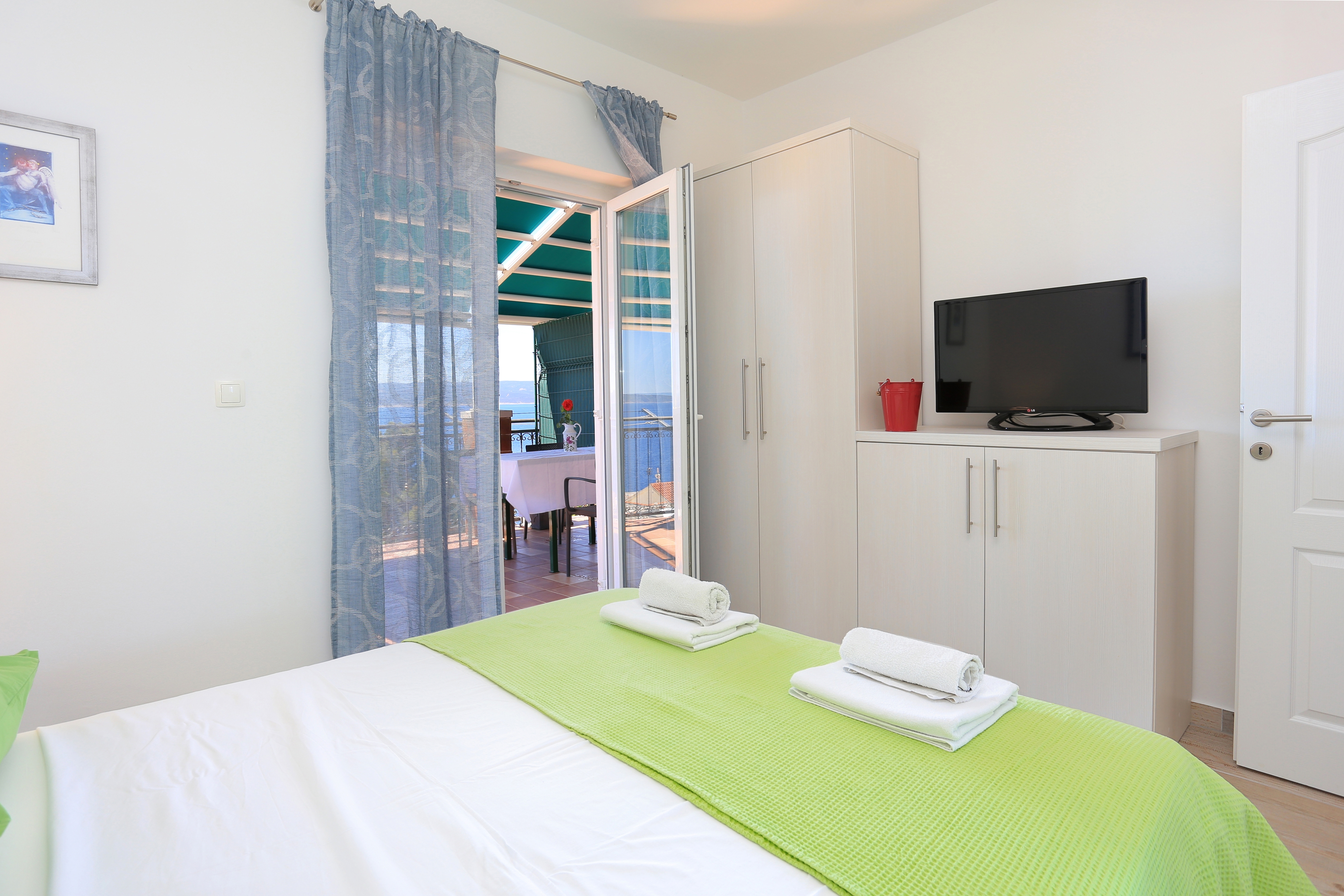 Two bedroom apartment with terrace and sea view Pisak (Omiš) (A-16239-b) Two bedroom apartment with terrace and sea view Pisak (Omiš) (A-16239-b)