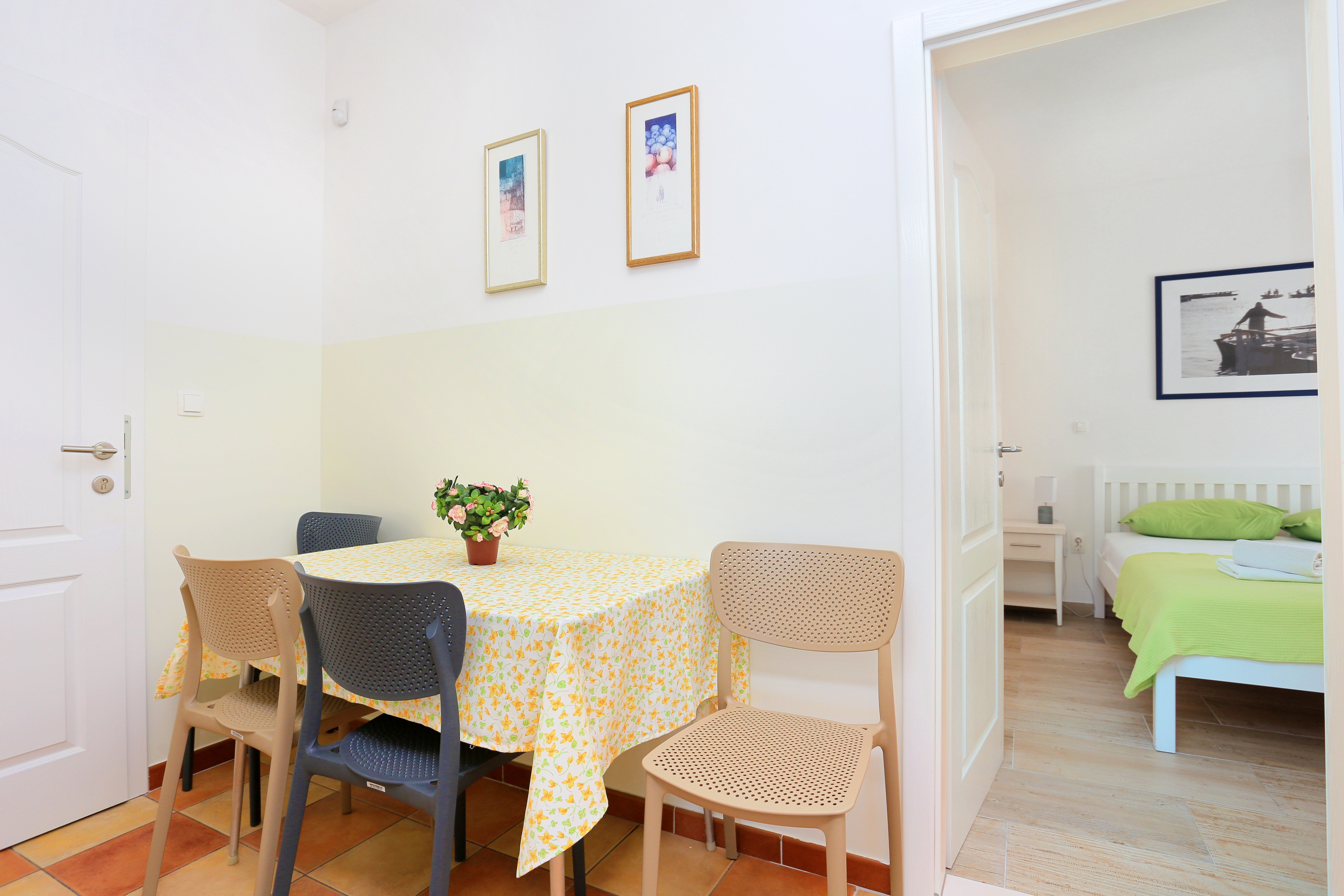 Two bedroom apartment with terrace and sea view Pisak (Omiš) (A-16239-b) Two bedroom apartment with terrace and sea view Pisak (Omiš) (A-16239-b)