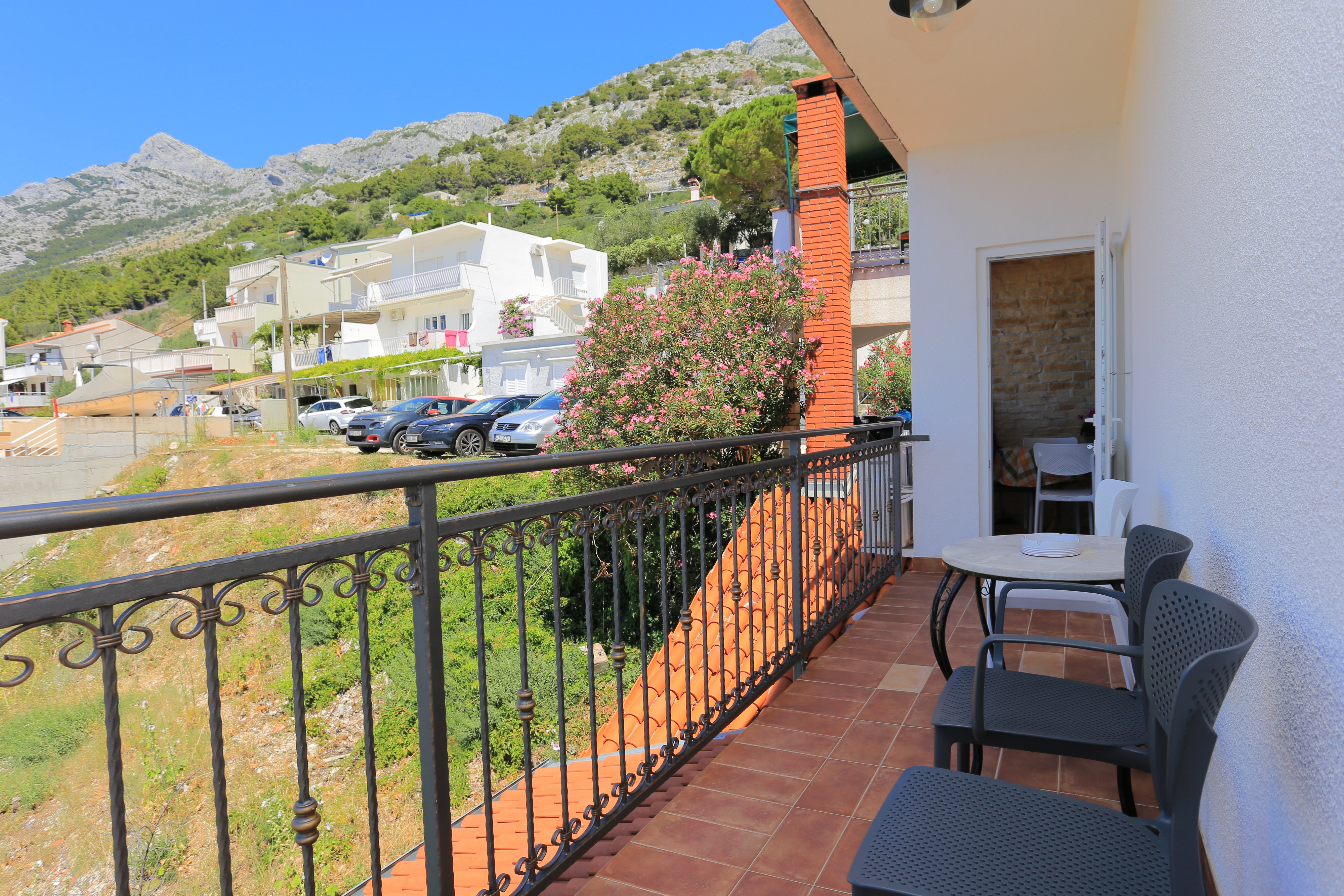 Two bedroom apartment with terrace and sea view Pisak, Omiš  A-c