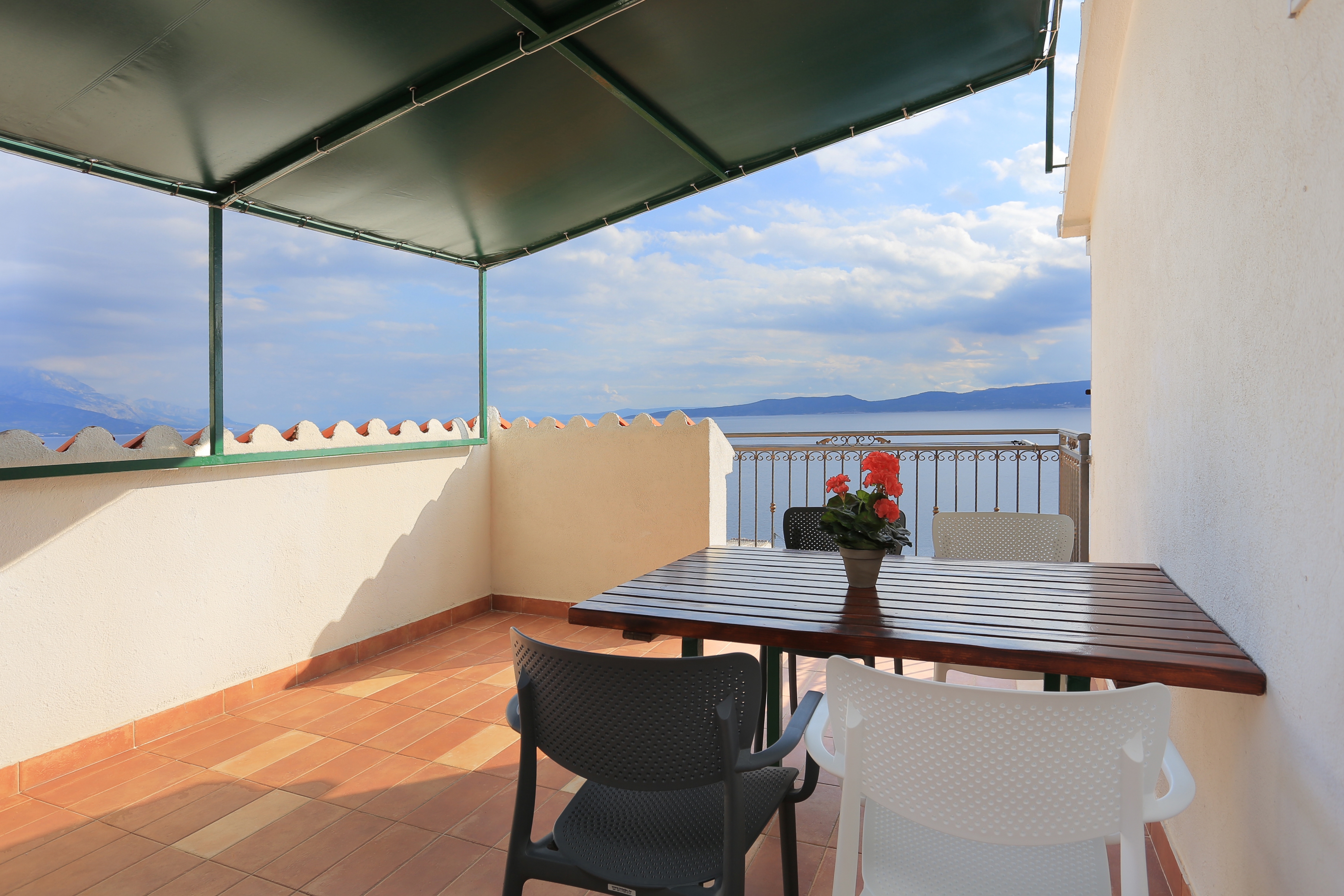 One bedroom apartment with terrace and sea view Pisak, Omiš  A-f