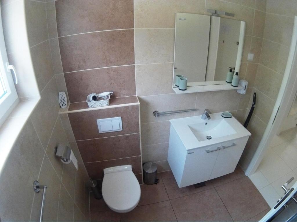 One bedroom apartment with terrace Njivice, Krk  A-a
