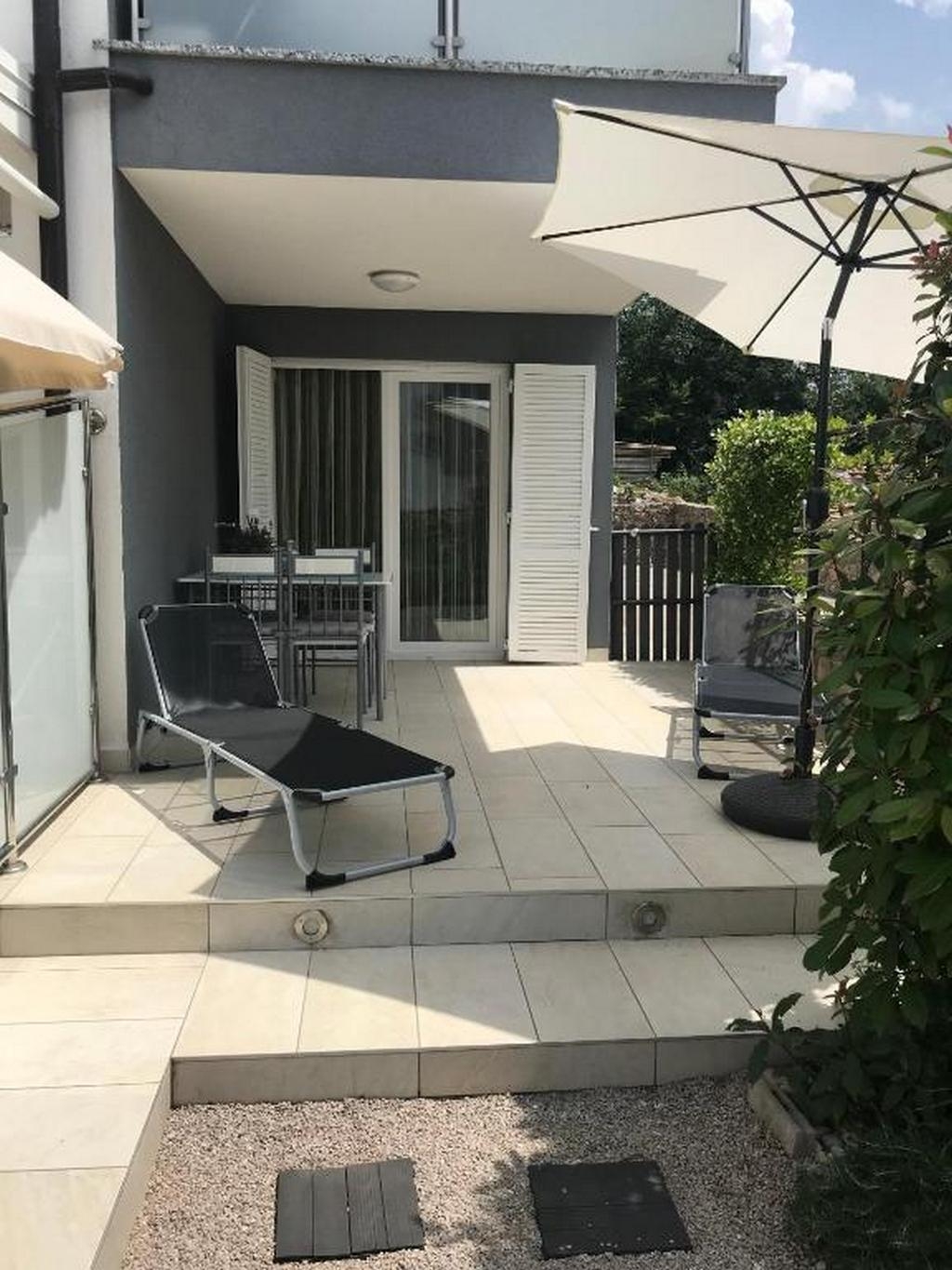 One bedroom apartment with terrace Njivice, Krk  A-a
