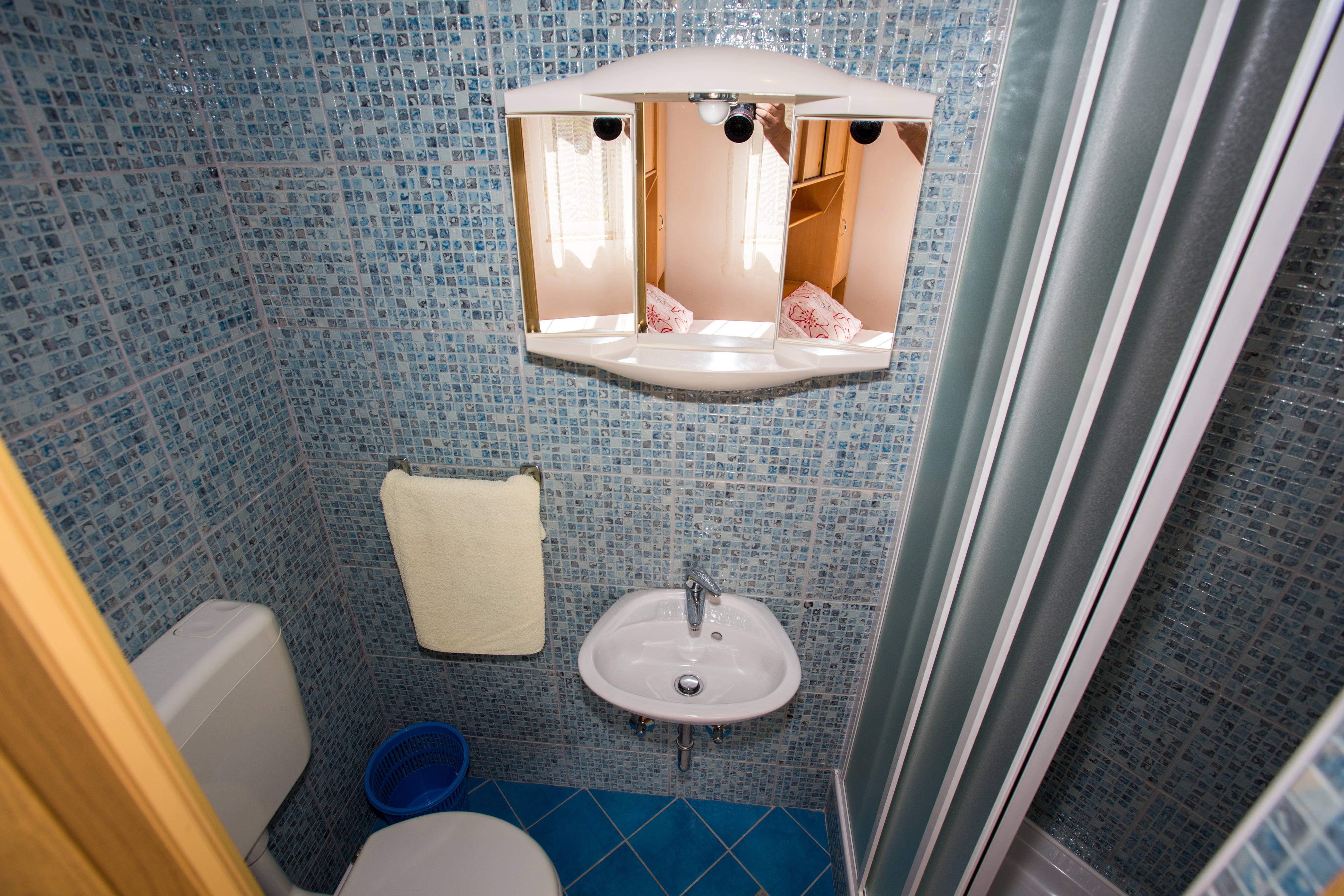 Two bedroom apartment with terrace and sea view Barbat, Rab  A-b