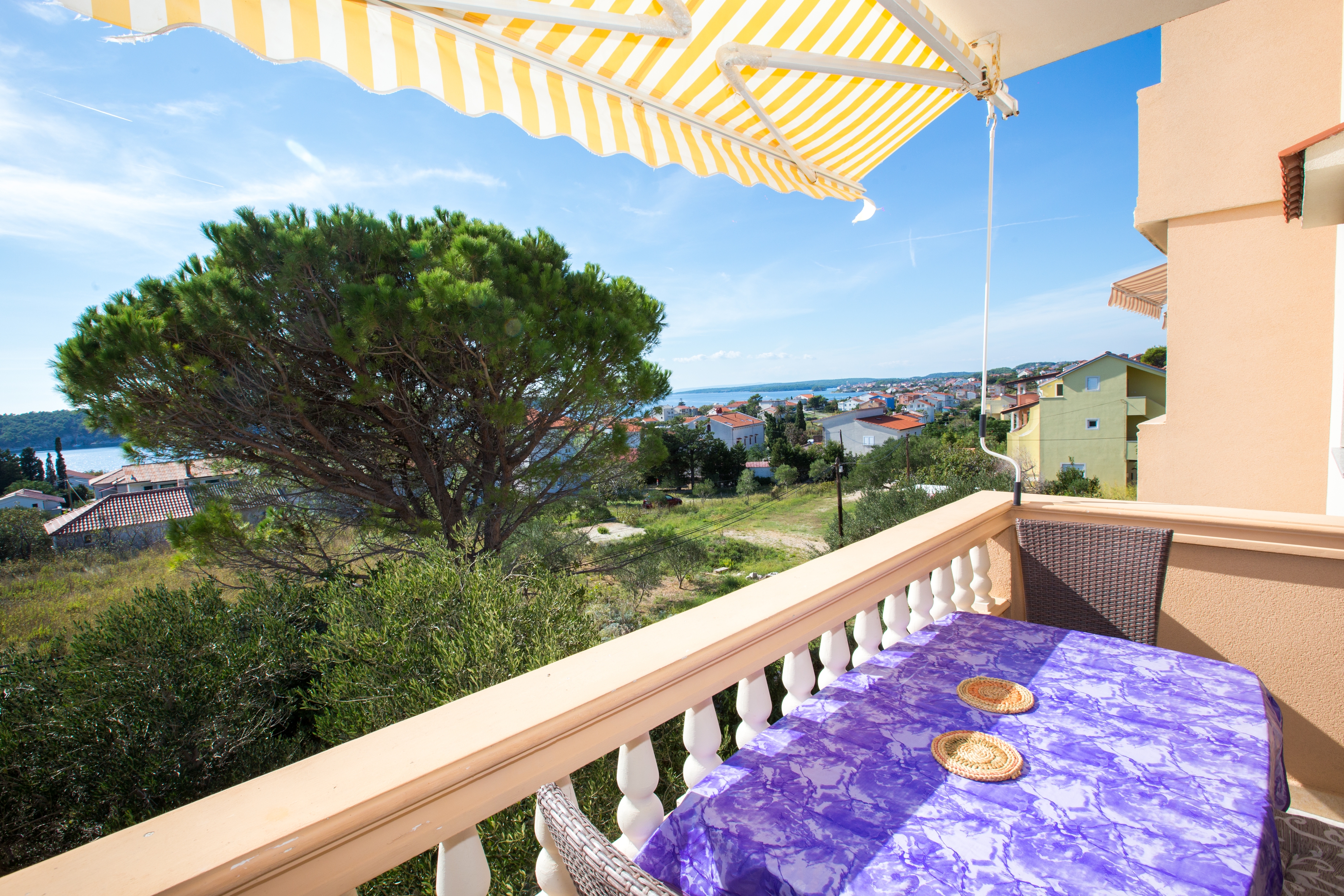 Two bedroom apartment with terrace and sea view Barbat, Rab  A-b