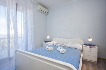 Spalnica Dolac, Spalnica v nastanitvi vrste room, dostopna klima in WiFi.