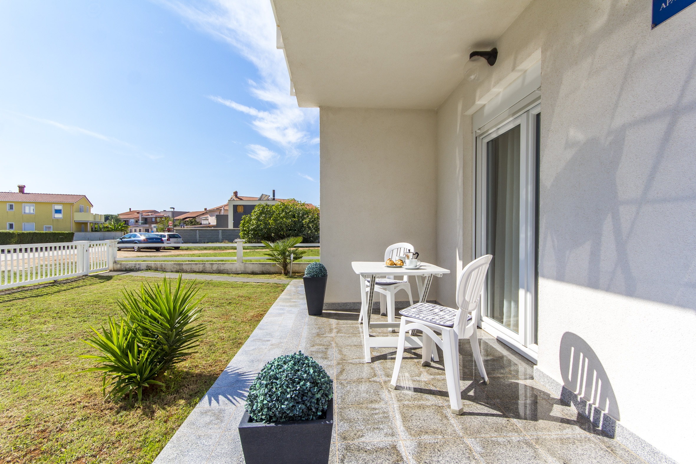 Two bedroom apartment with terrace Valbandon, Fažana  A-a