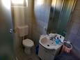 Kupaonica Pirovac, Kupaonica u smještaju tipa apartment, WiFi.