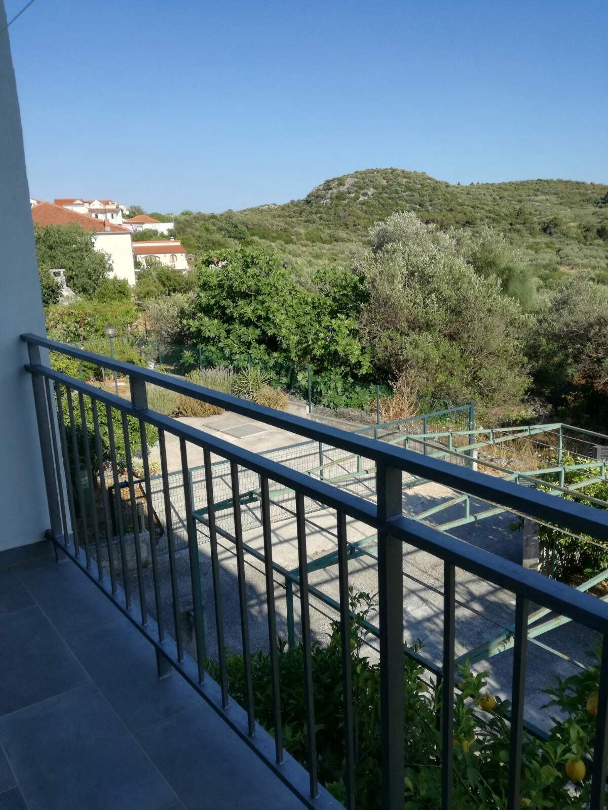 Two bedroom apartment with terrace and sea view Okrug Donji, Čiovo  A-a