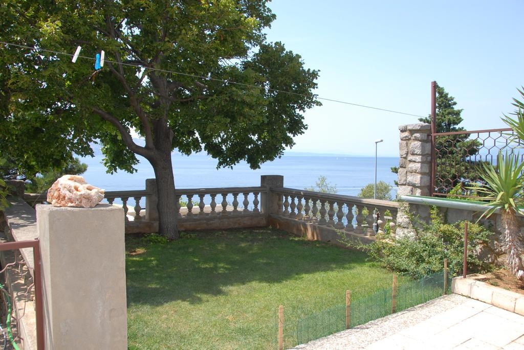 One bedroom apartment with terrace and sea view Senj  A-b
