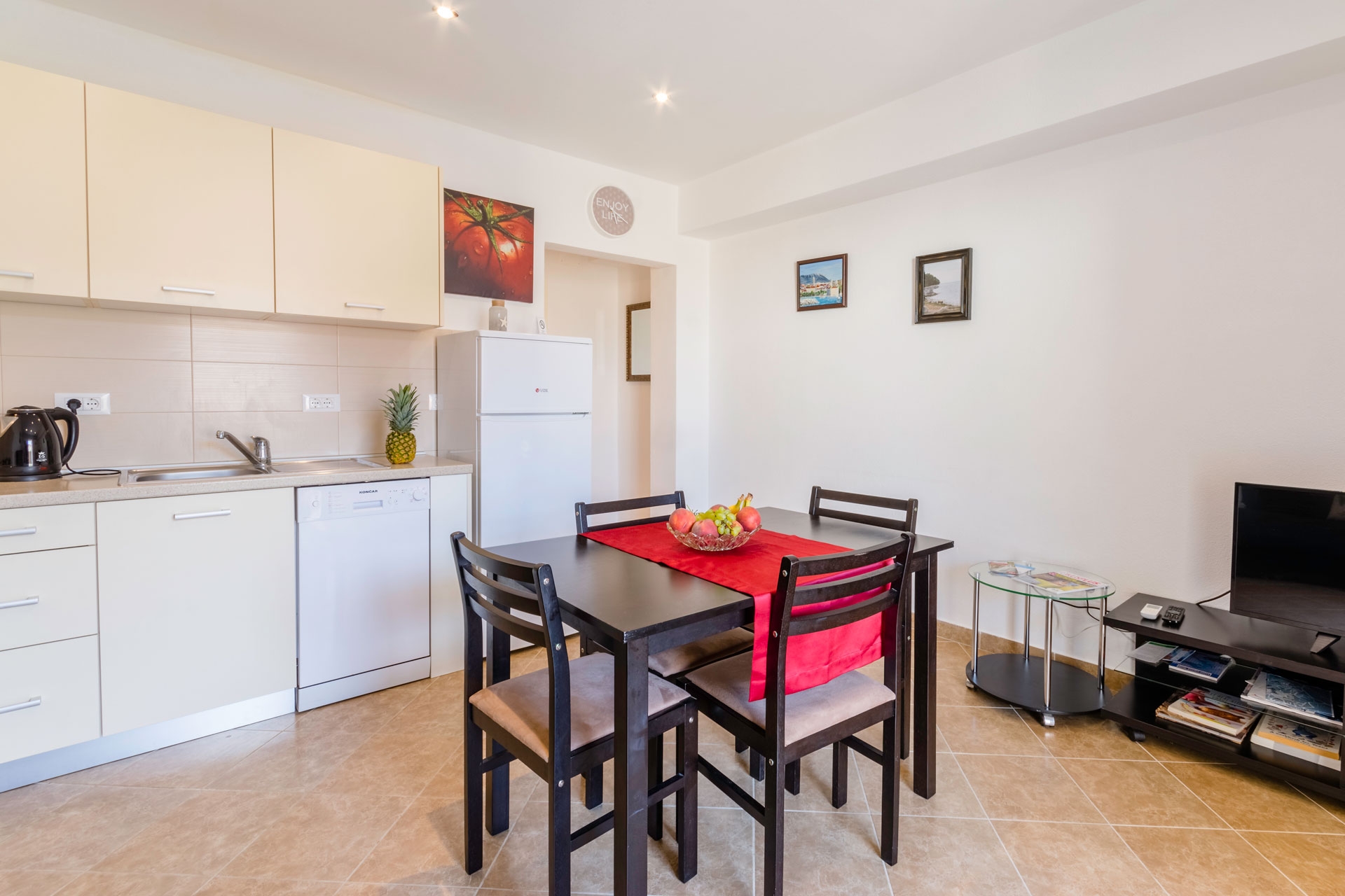 One bedroom apartment with terrace Supetar, Brač  A-b