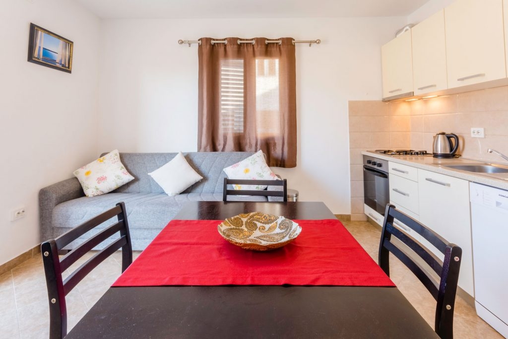 One bedroom apartment with terrace Supetar, Brač  A-b