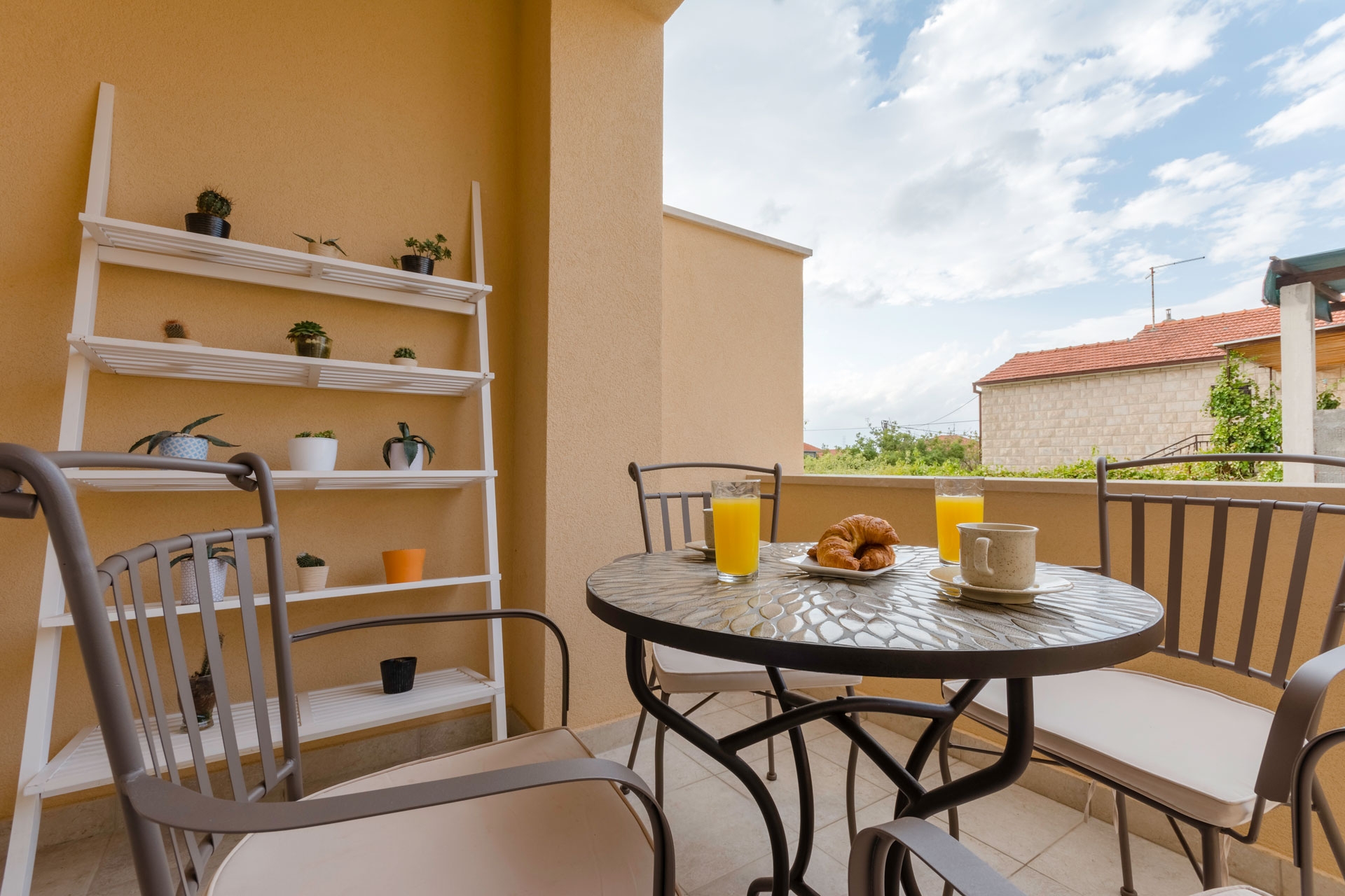 One bedroom apartment with terrace Supetar, Brač  A-b